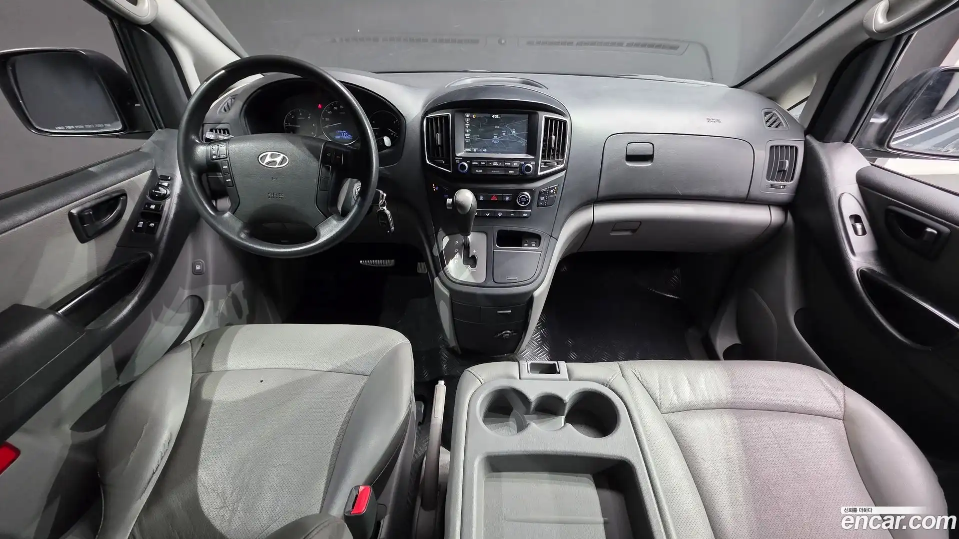Starex Hyundai 2016.0-INNER-007