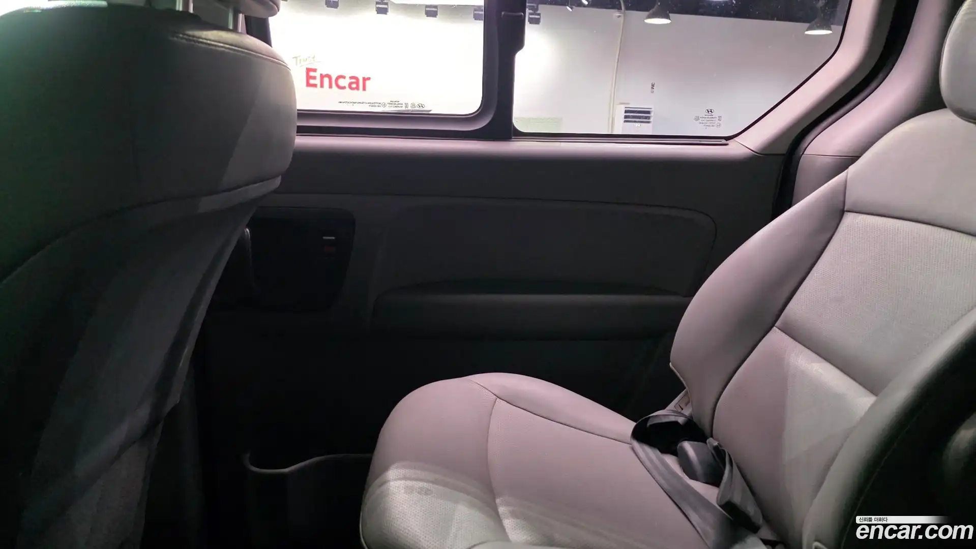 Starex Hyundai 2016.0-INNER-035