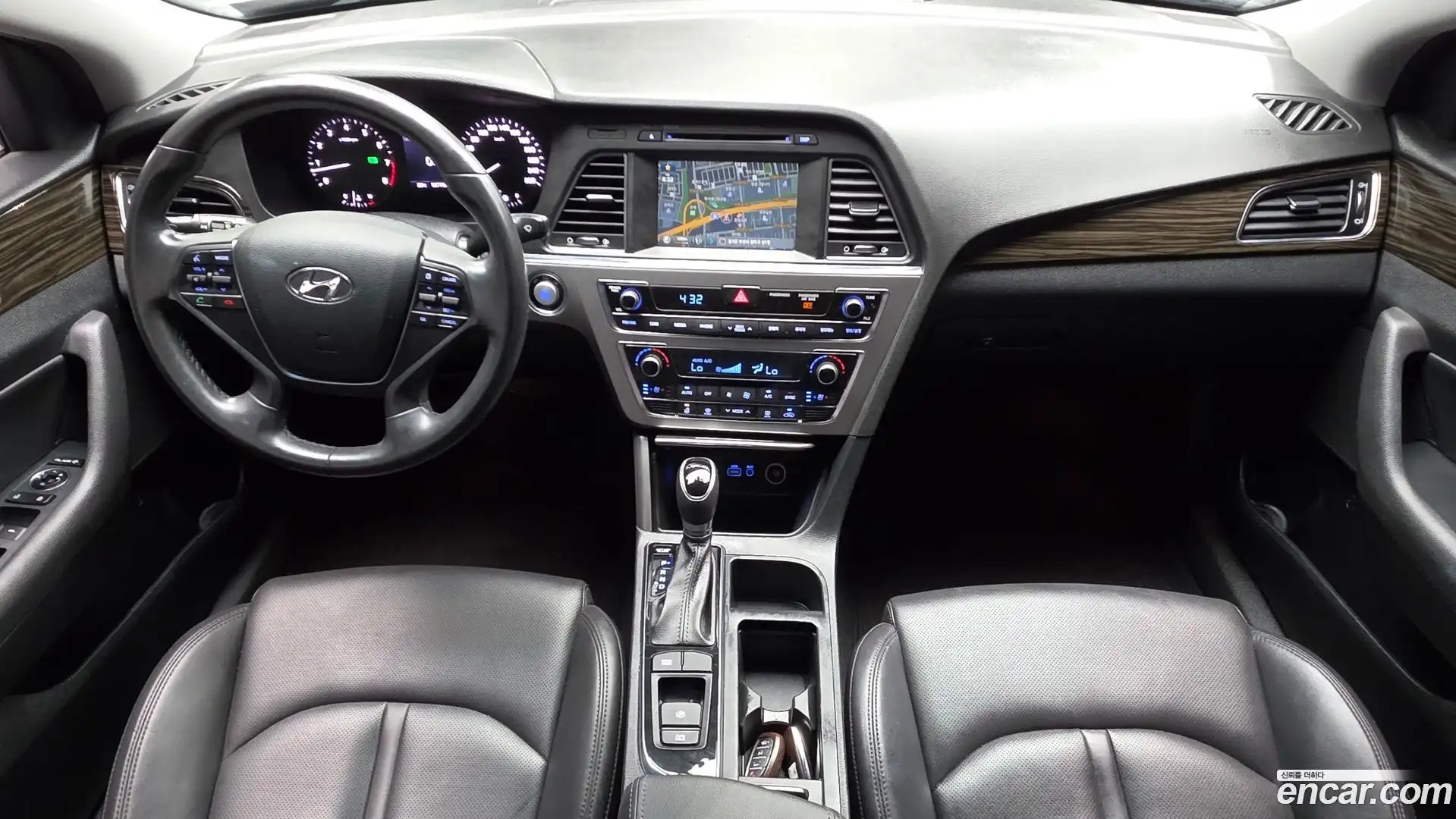 Sonata Hyundai 2016.0-INNER-007