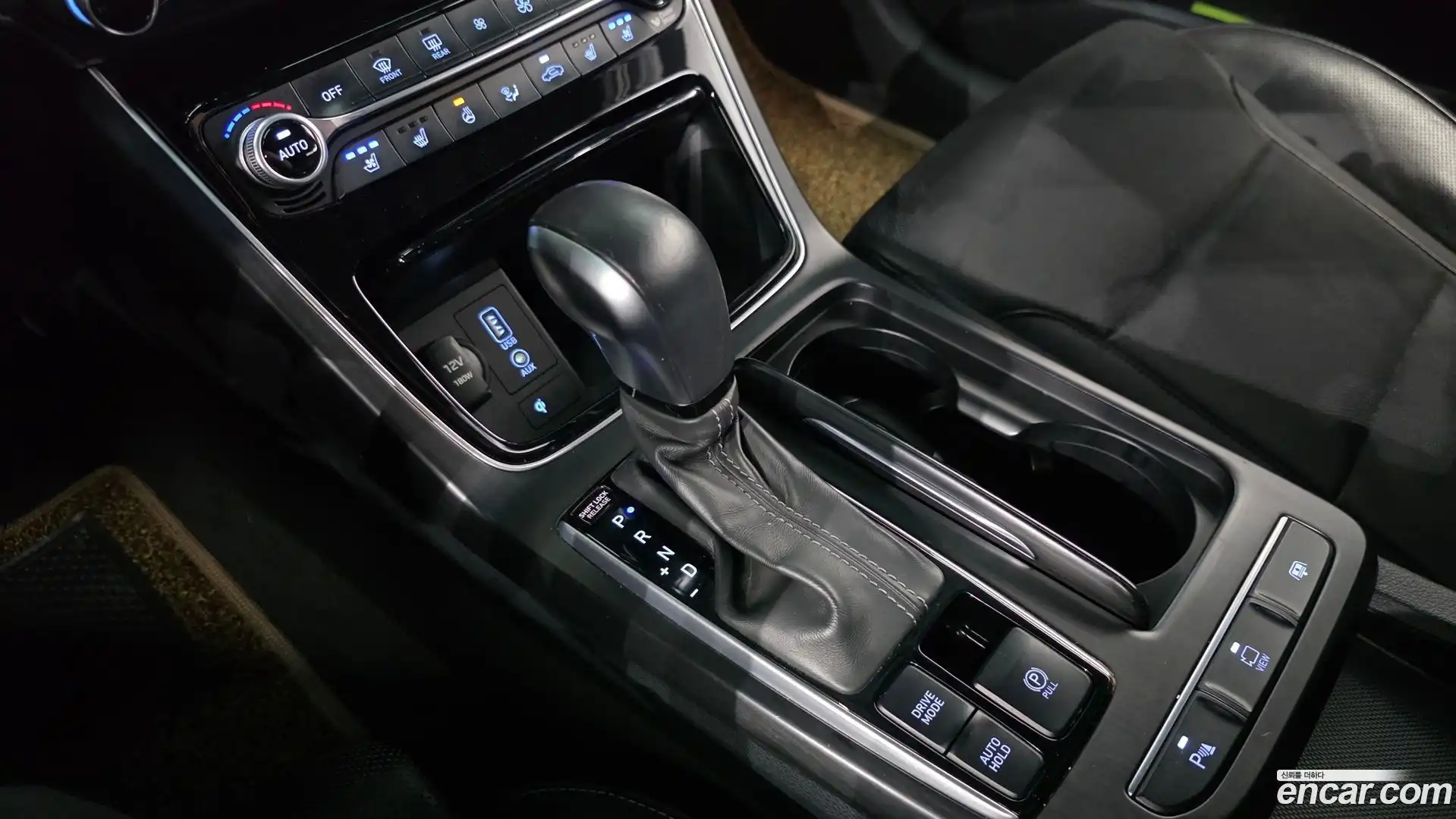 Grandeur Hyundai 2018.6-INNER-009