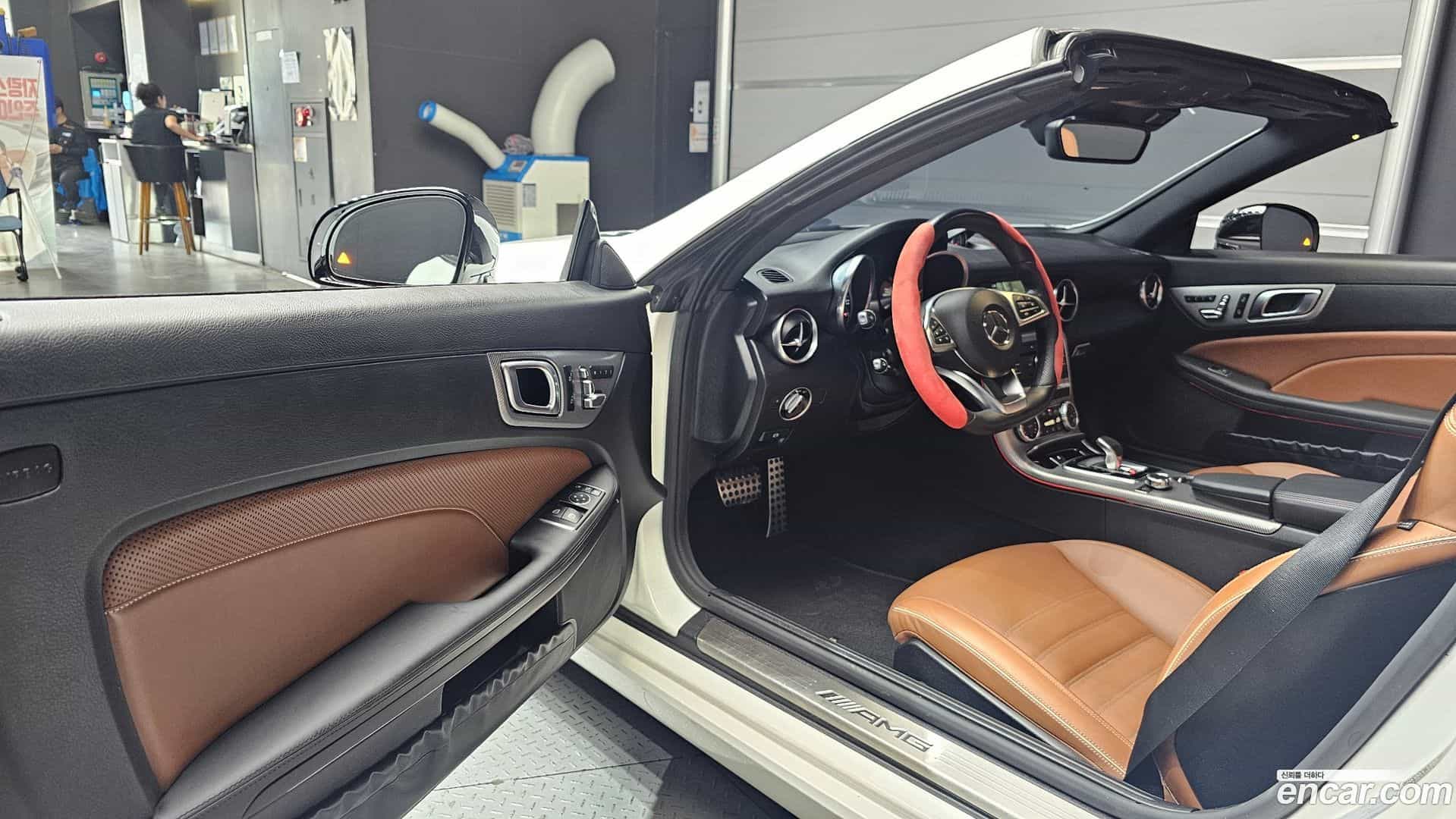SLC-Class Mercedes-Benz 2018.6-INNER-010