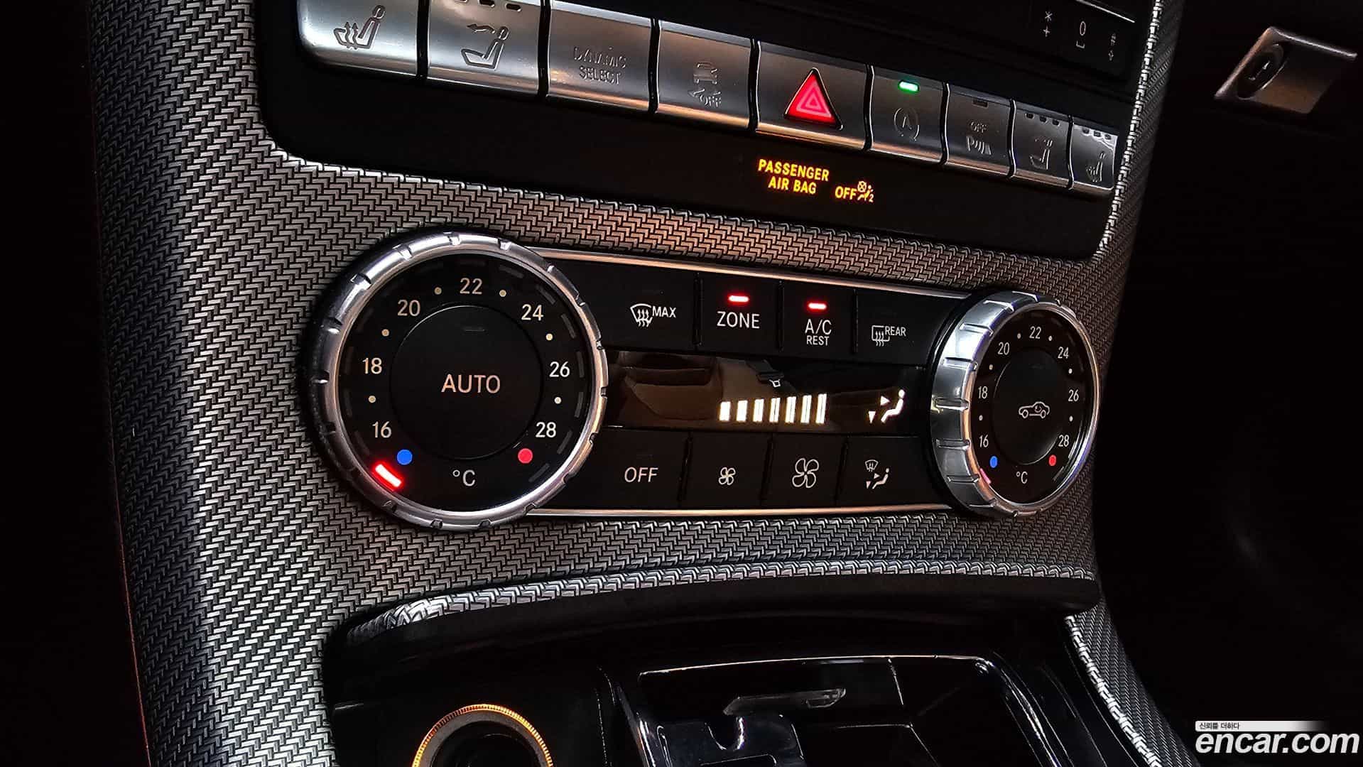 SLC-Class Mercedes-Benz 2018.6-OPTION-020