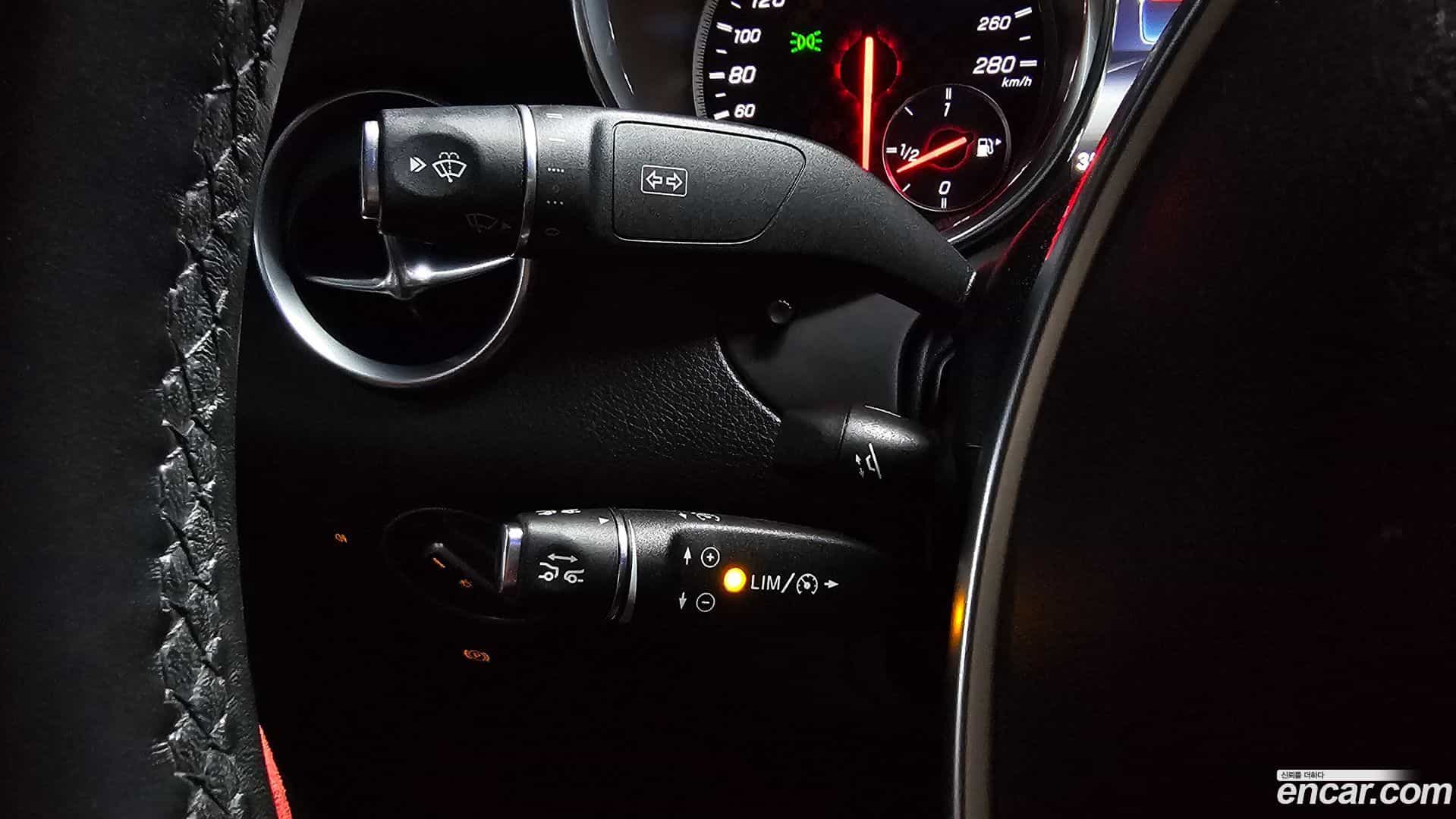SLC-Class Mercedes-Benz 2018.6-OPTION-021