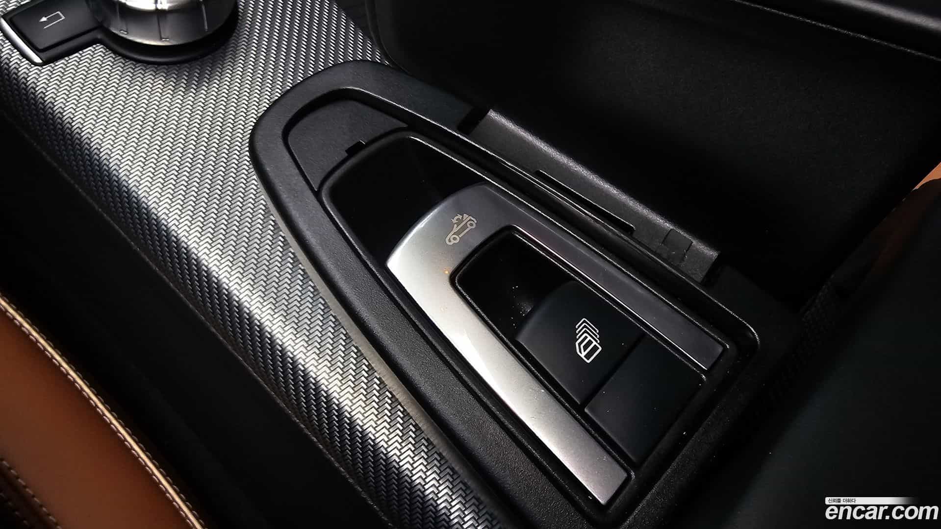 SLC-Class Mercedes-Benz 2018.6-OPTION-024
