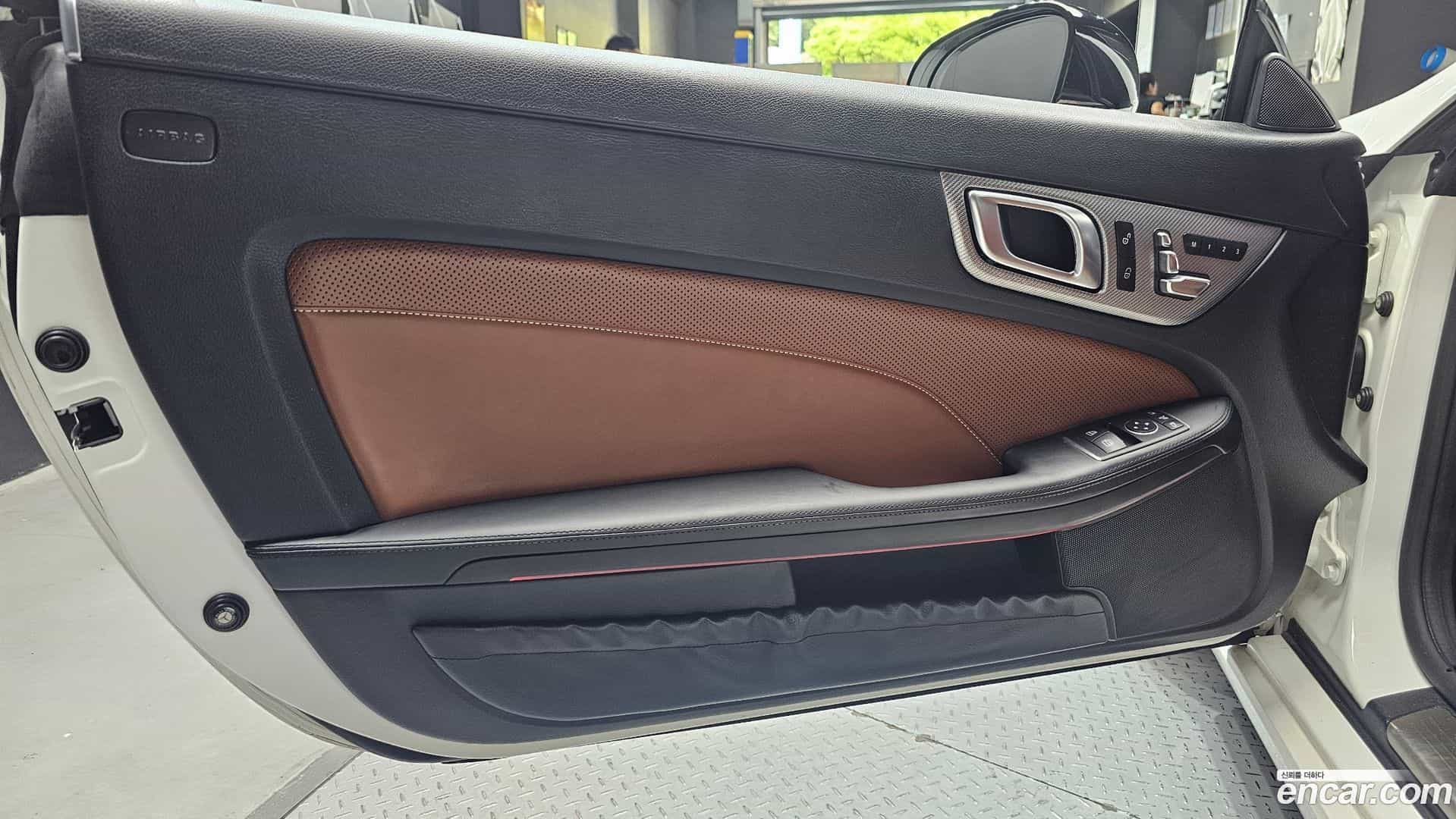 SLC-Class Mercedes-Benz 2018.6-INNER-035