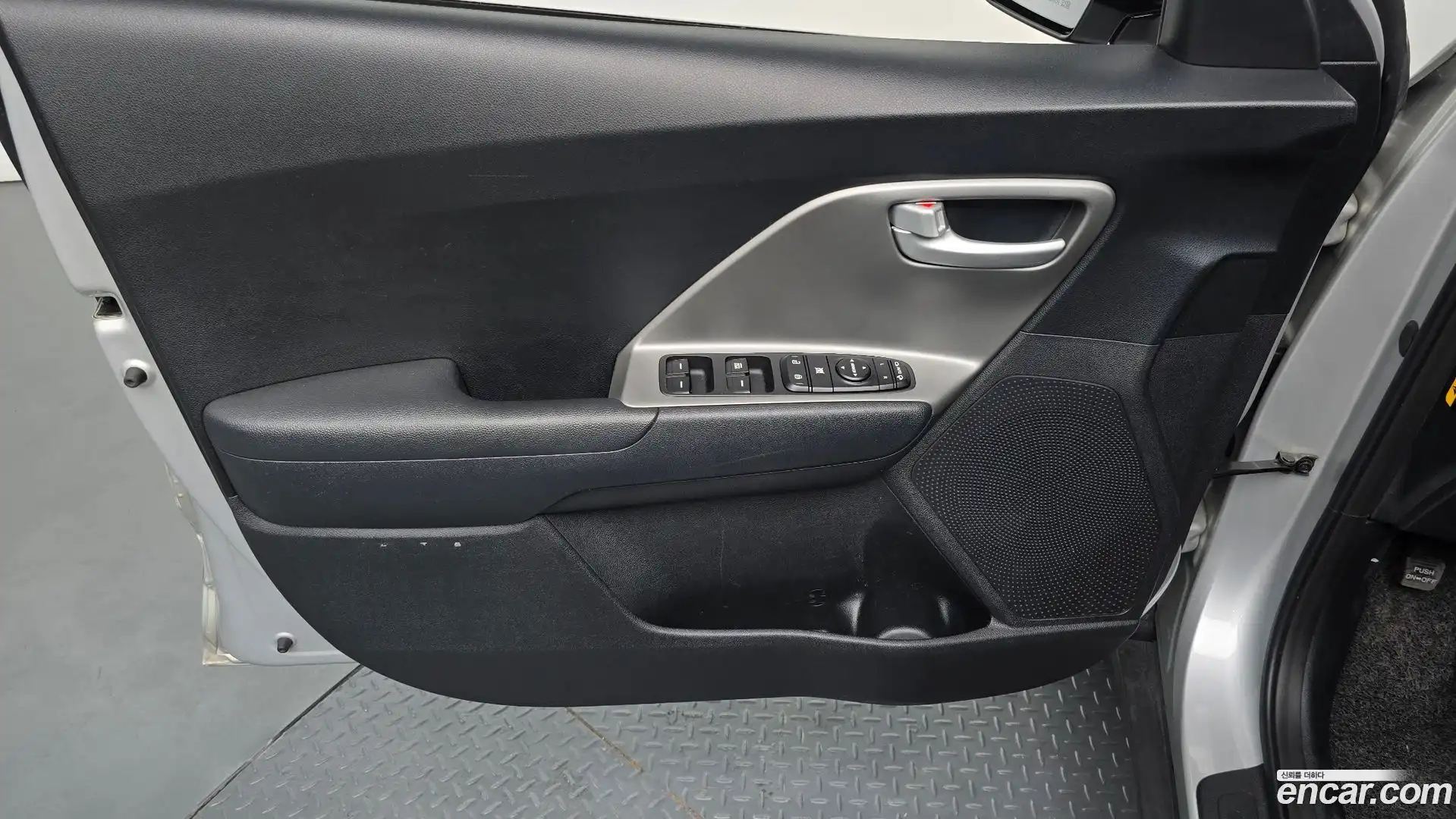 Niro Kia 2018.7-INNER-034