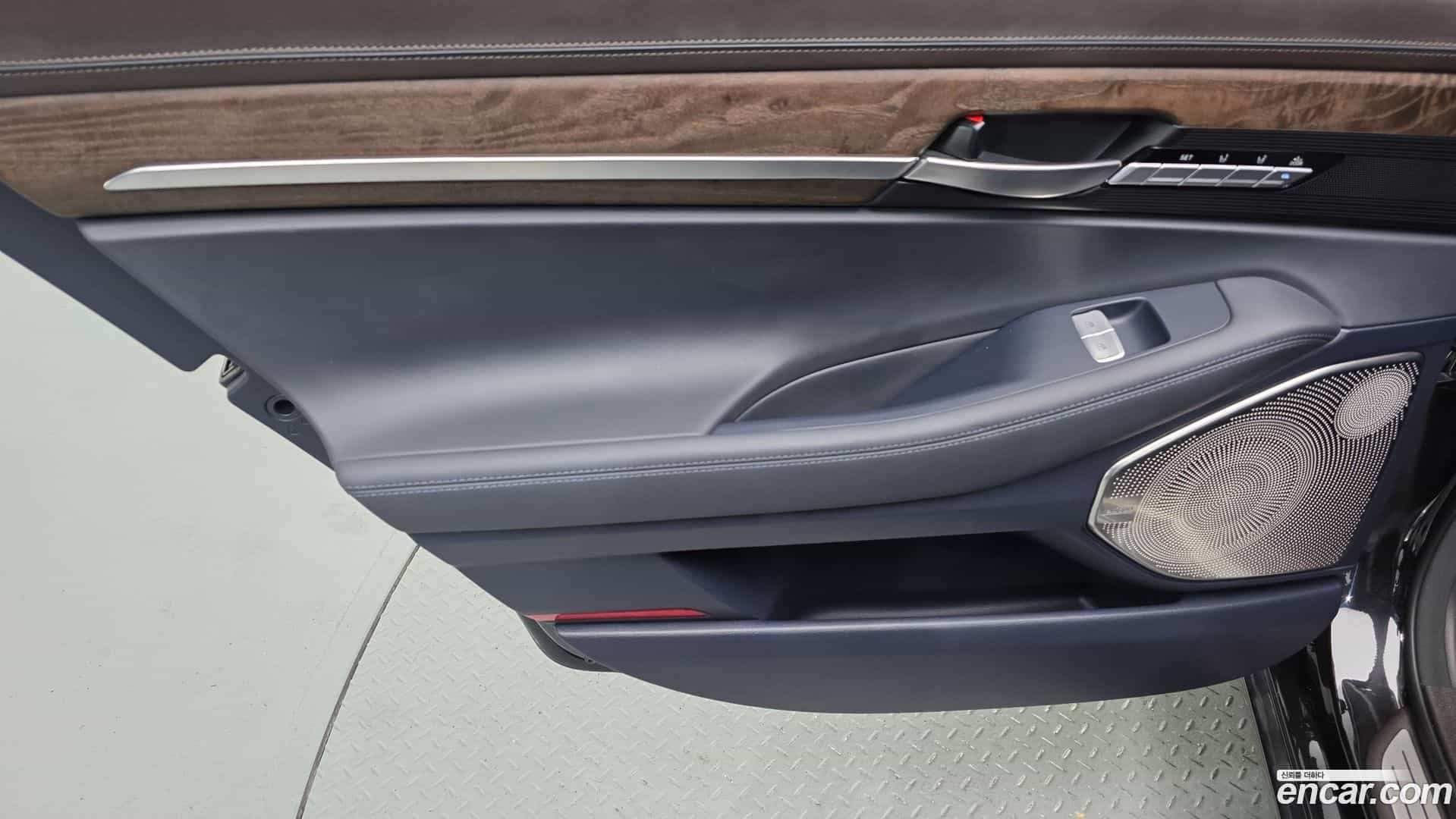 G90 Genesis 2019.4-INNER-035