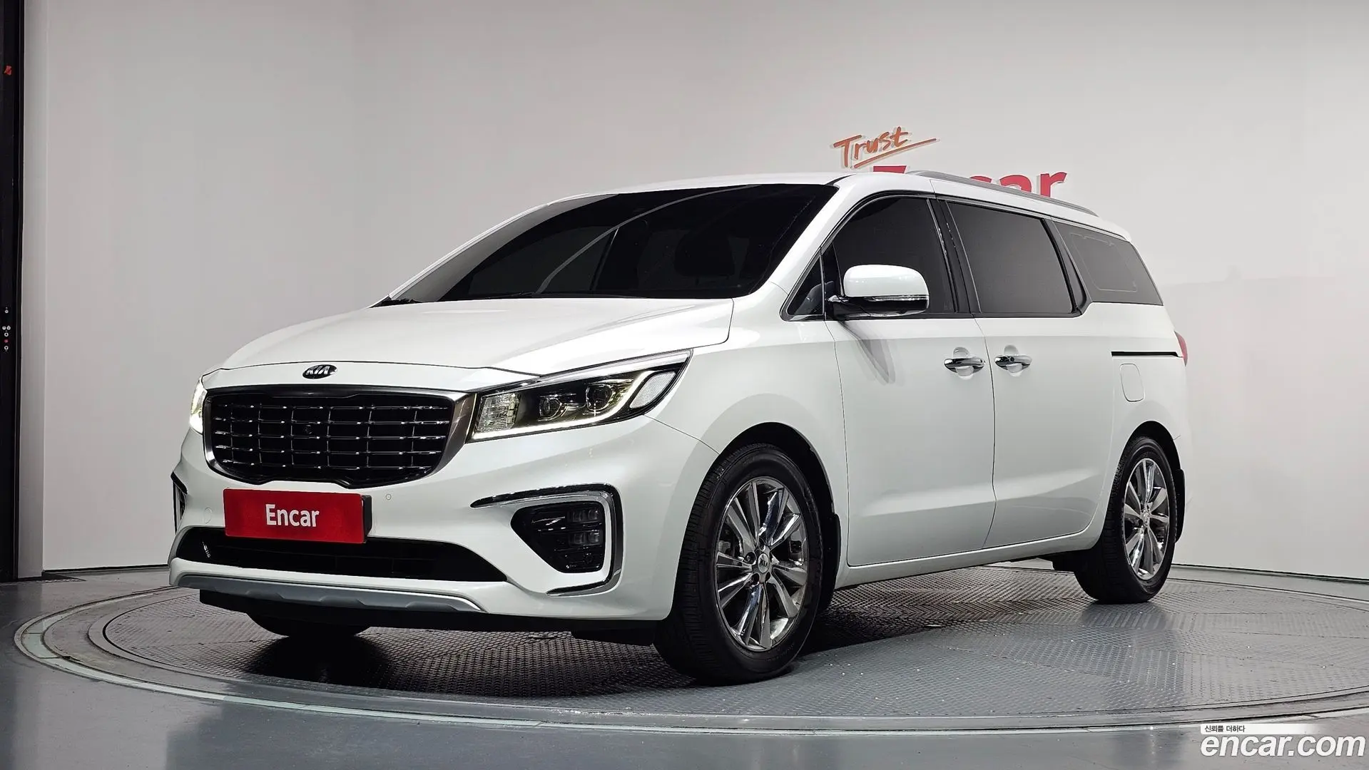 Main__Slider__Photo:Canival Kia 2018.9-0