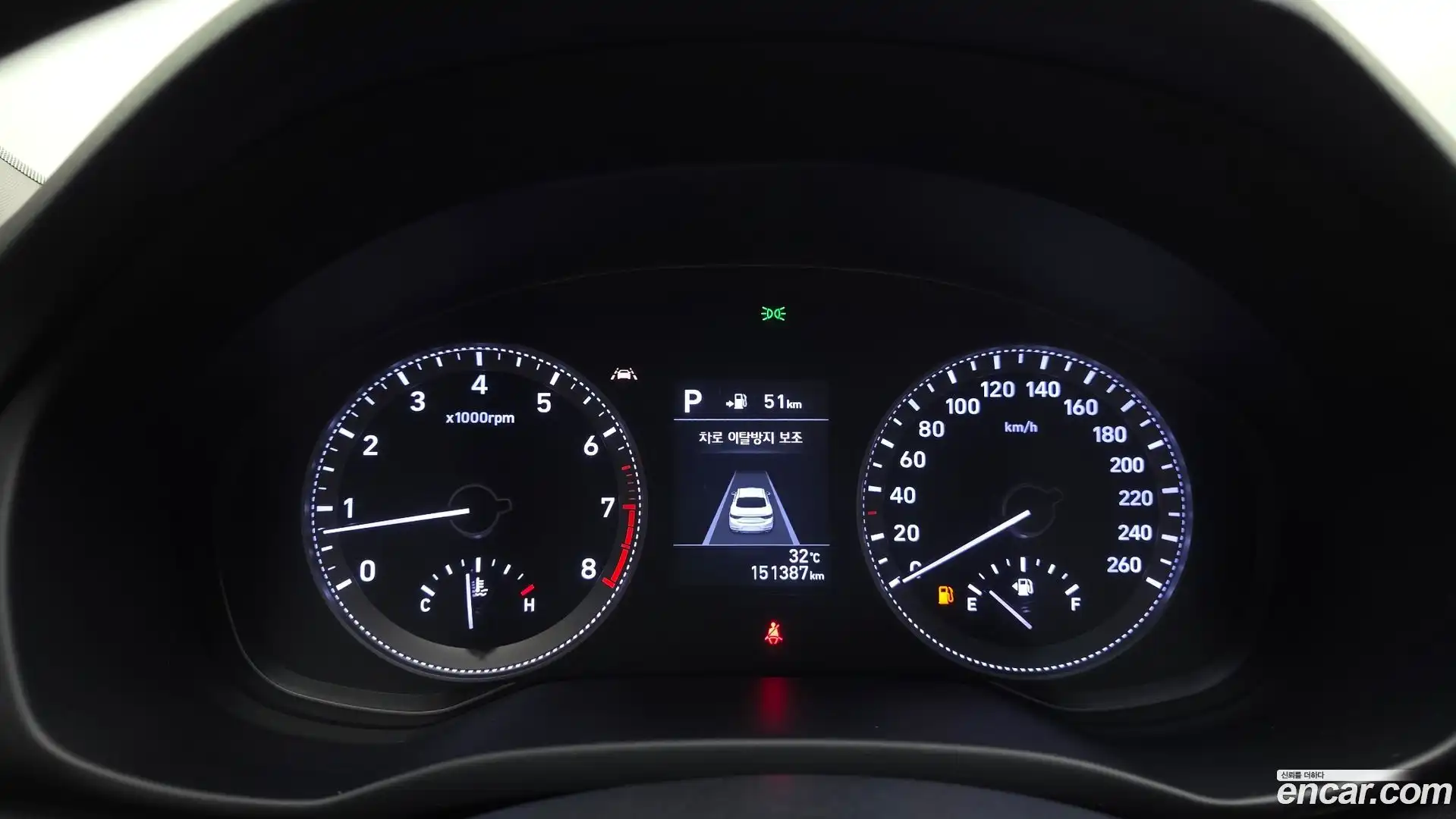 Grandeur Hyundai 2019.1-INNER-008