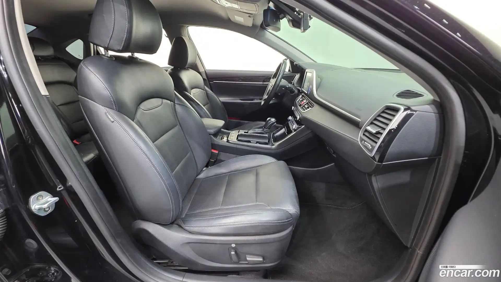 Grandeur Hyundai 2019.1-INNER-010