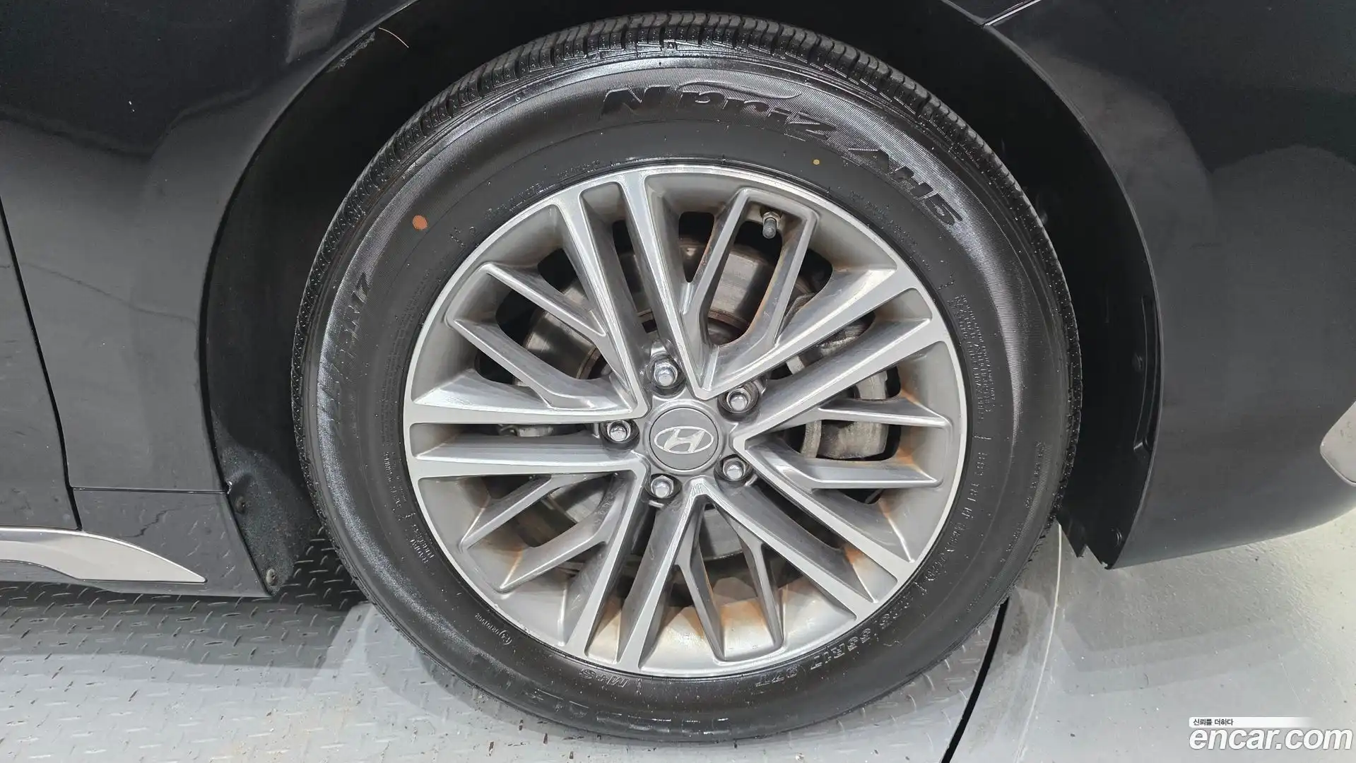 Grandeur Hyundai 2019.1-OUTER-031
