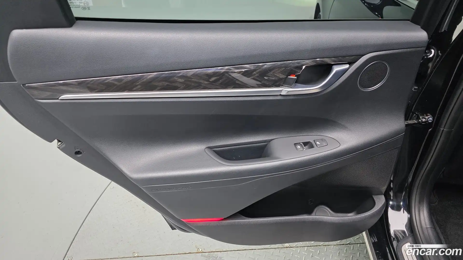 Grandeur Hyundai 2019.1-INNER-035