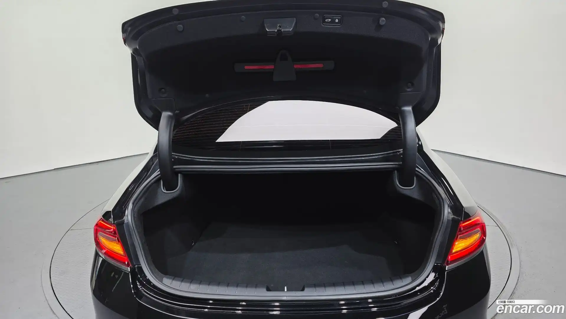 Grandeur Hyundai 2019.1-OPTION-042