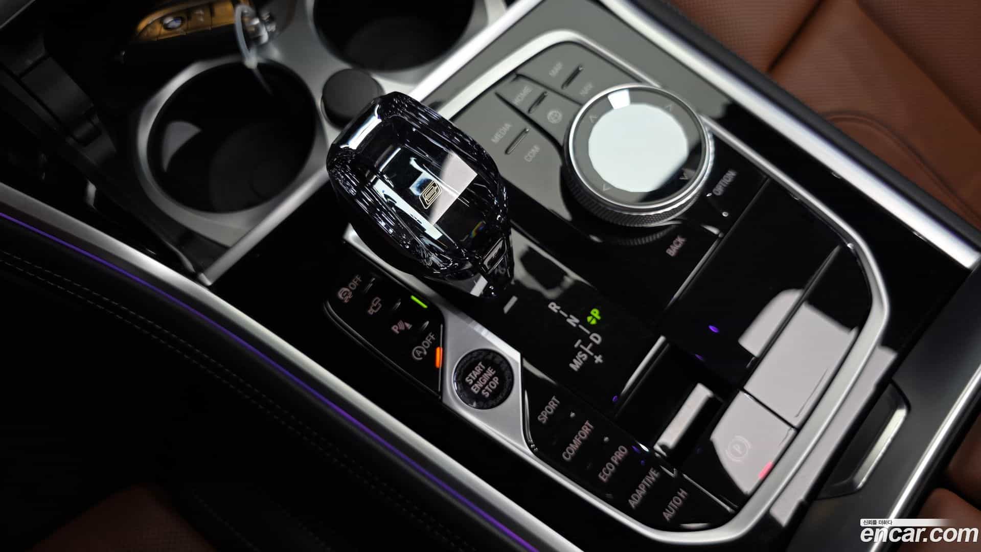 8-Series BMW 2022.9-INNER-009