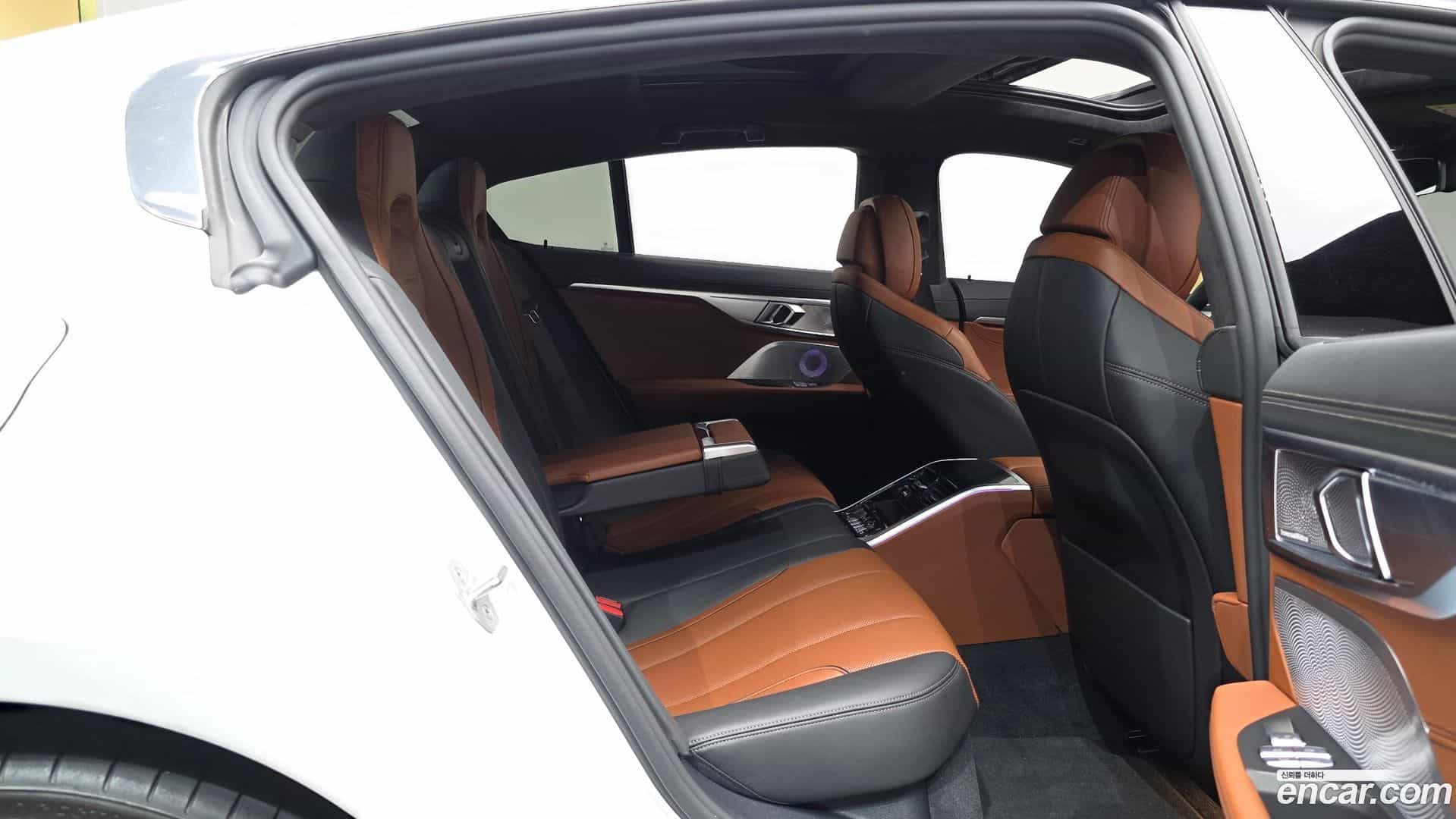8-Series BMW 2022.9-OPTION-015