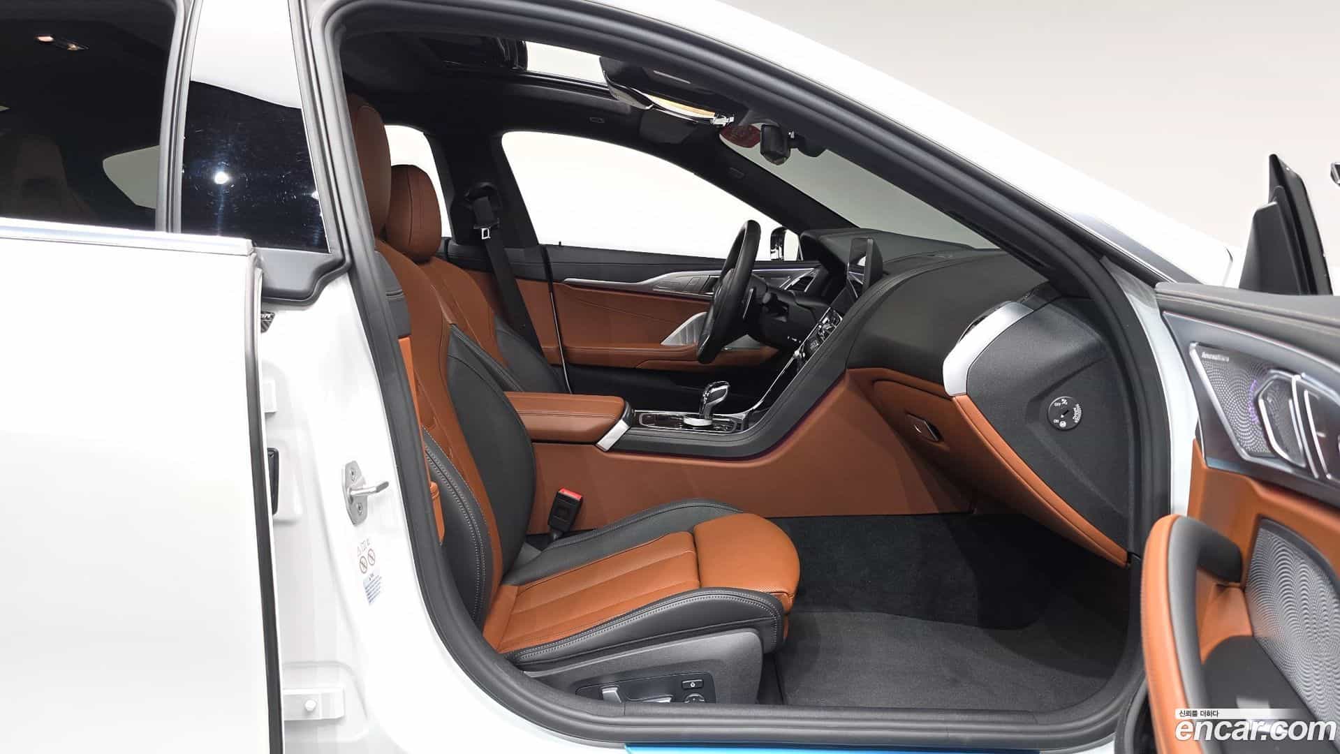 8-Series BMW 2022.9-INNER-036