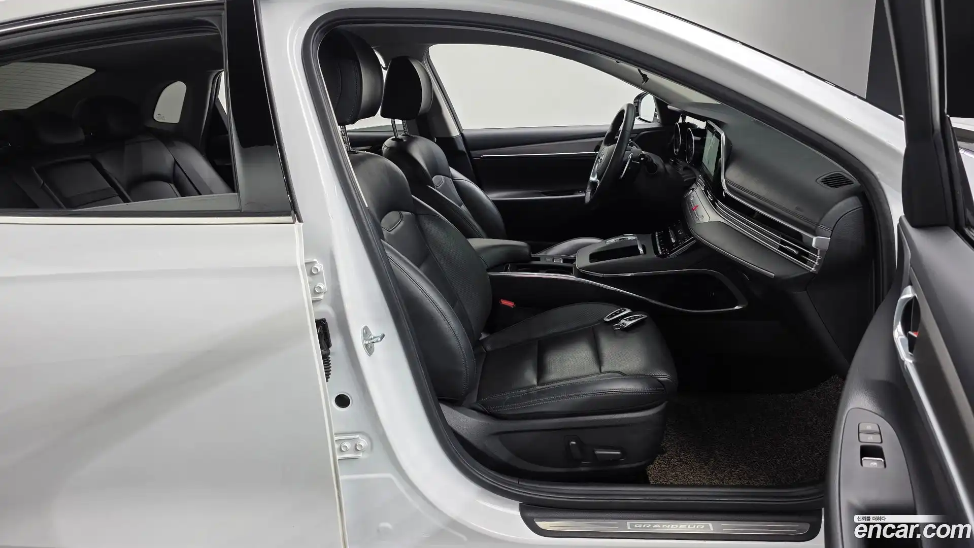 Grandeur Hyundai 2020.2-INNER-036