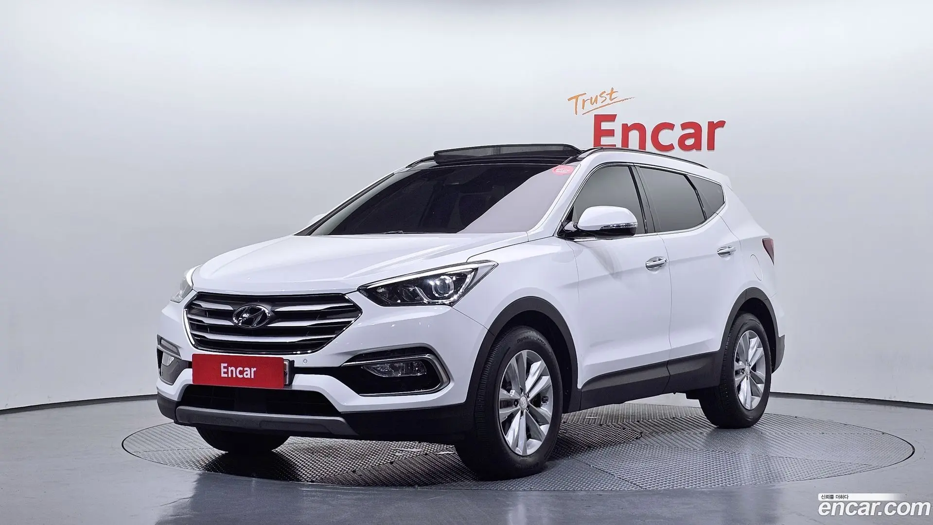 Main__Slider__Photo:Santafe Hyundai 2017.9-0