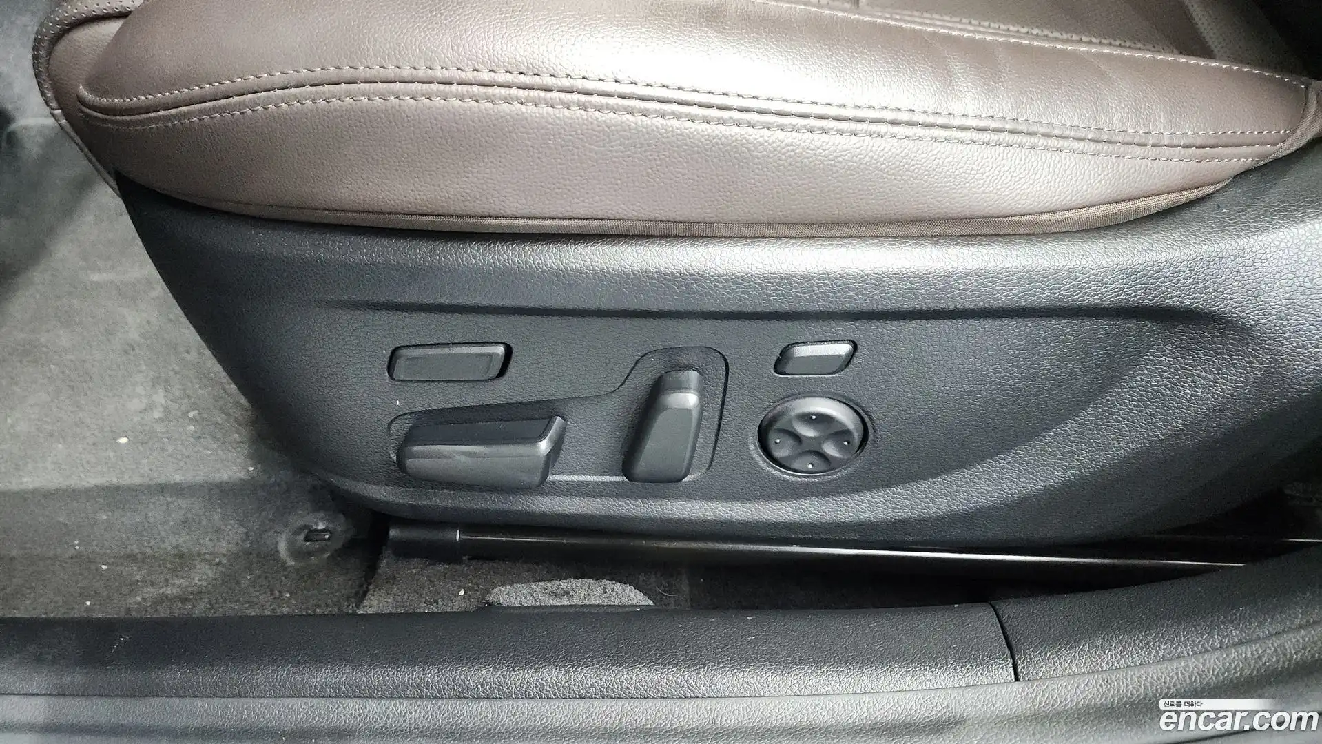 Grandeur Hyundai 2021.9-OPTION-044