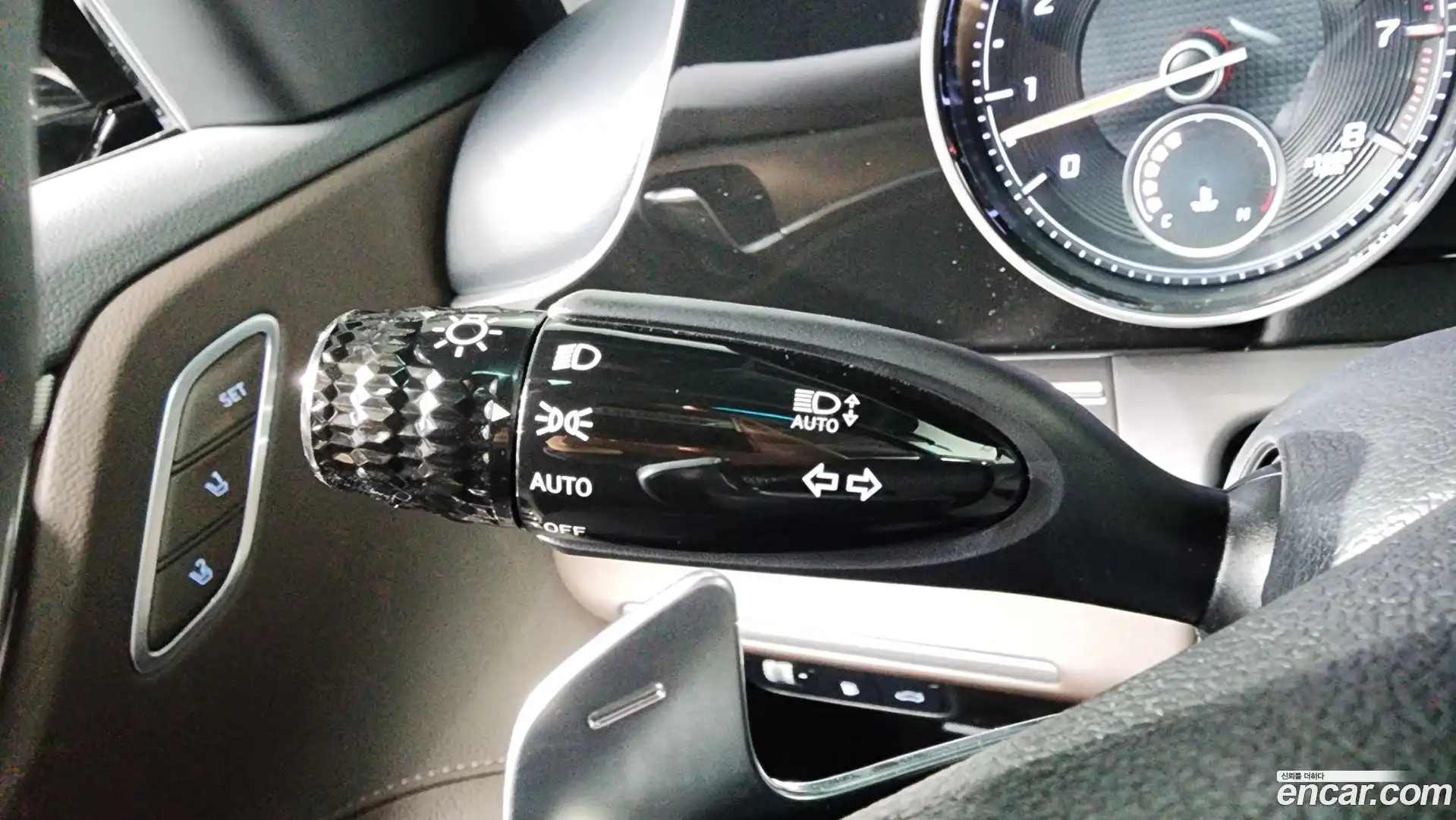 Grandeur Hyundai 2021.9-OPTION-048