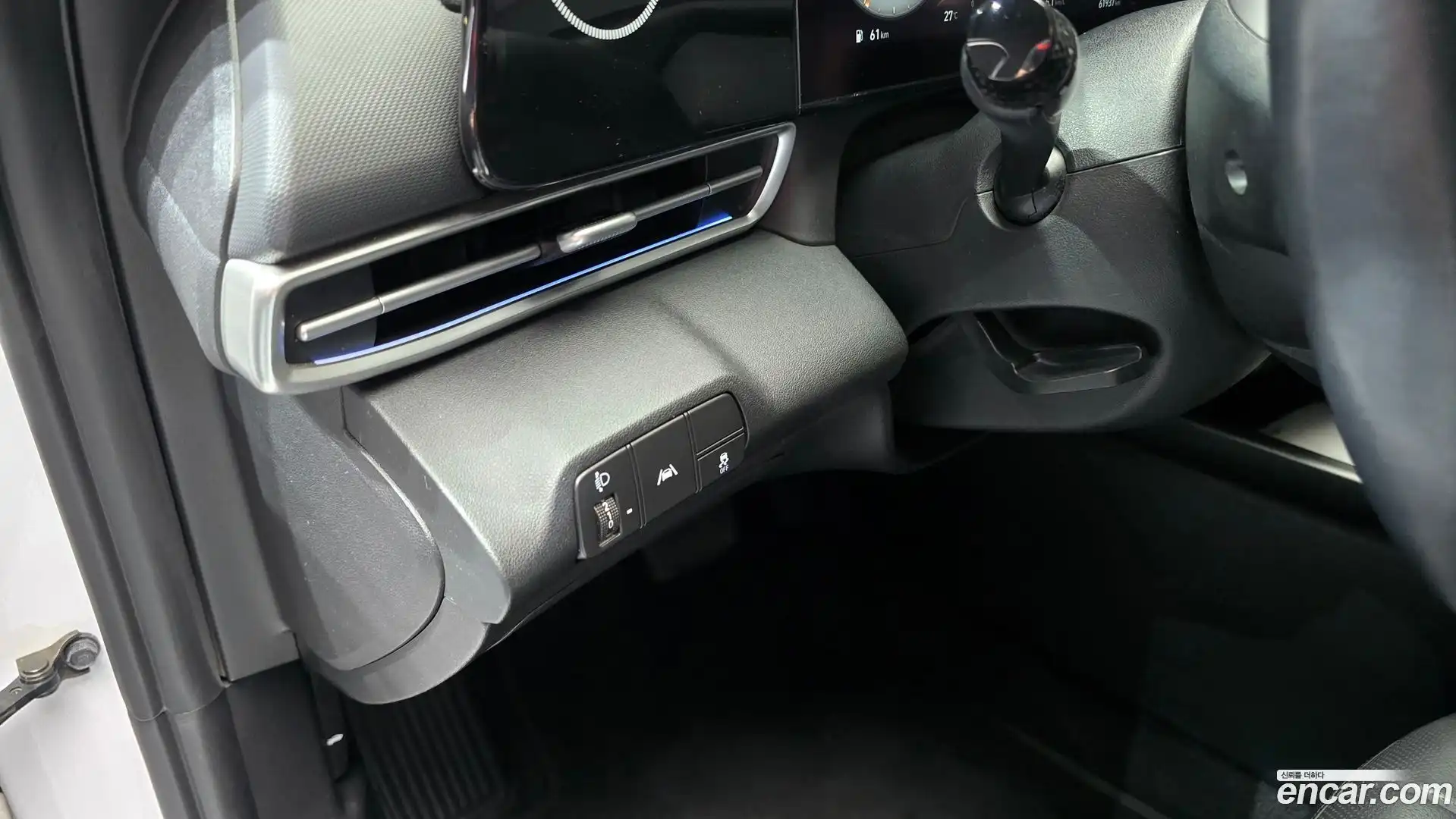 AVANTE Hyundai 2022.5-OPTION-023