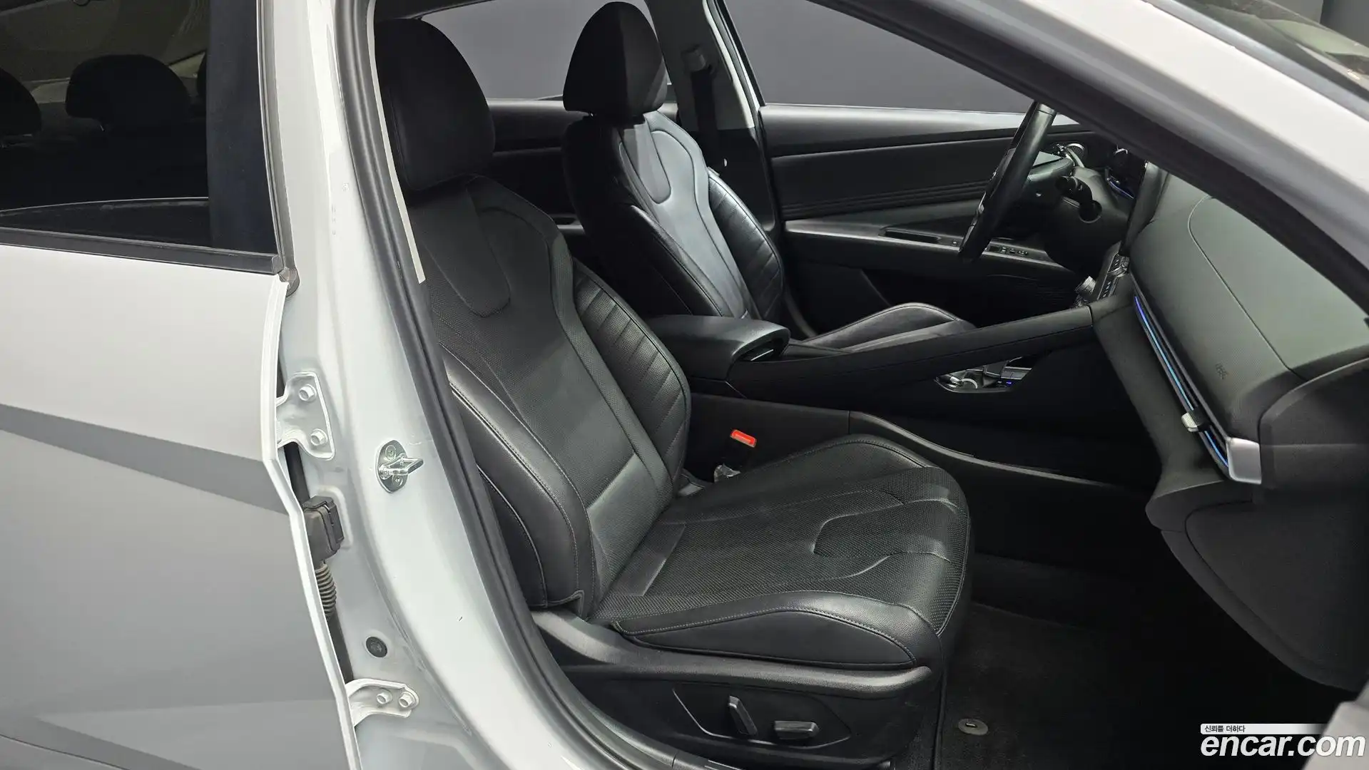 AVANTE Hyundai 2022.5-INNER-036