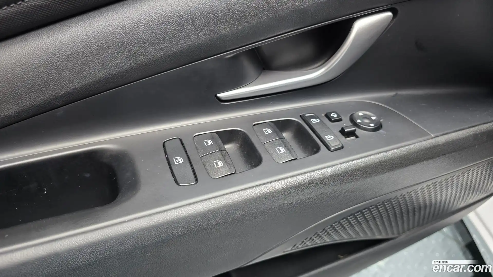 AVANTE Hyundai 2022.5-OPTION-042