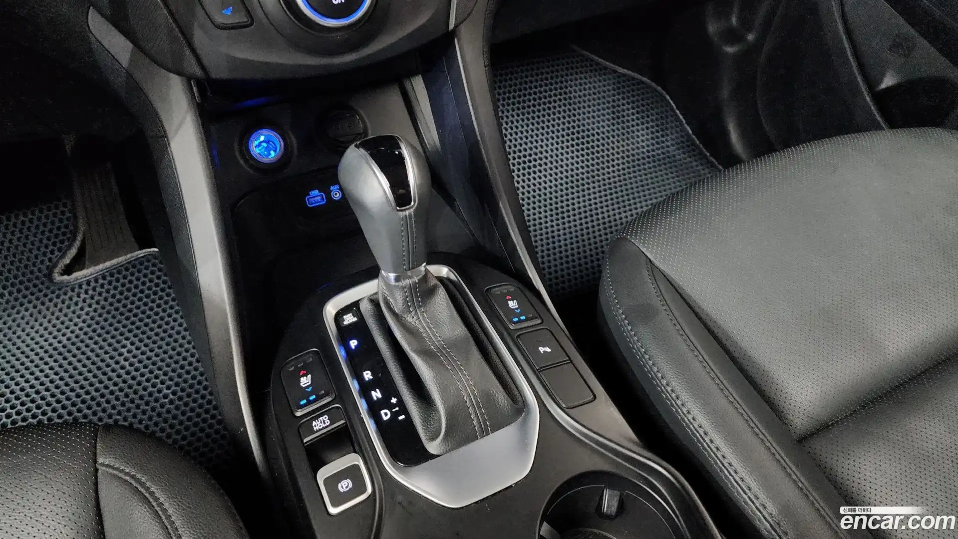 Santafe Hyundai 2017.2-INNER-009
