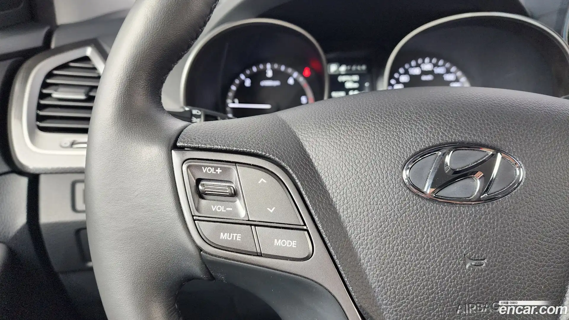 Santafe Hyundai 2017.2-OPTION-022