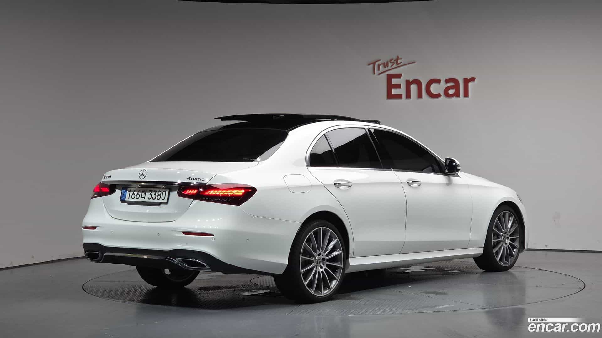 E-Class Mercedes-Benz 2022.9-OUTER-002