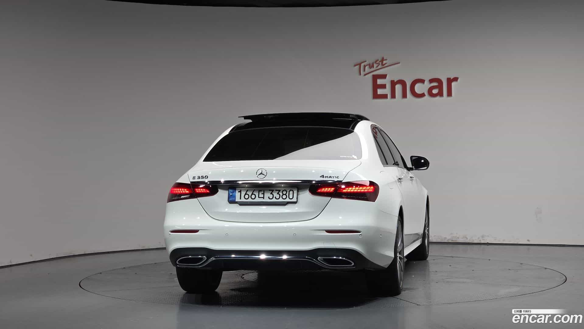 E-Class Mercedes-Benz 2022.9-OUTER-004