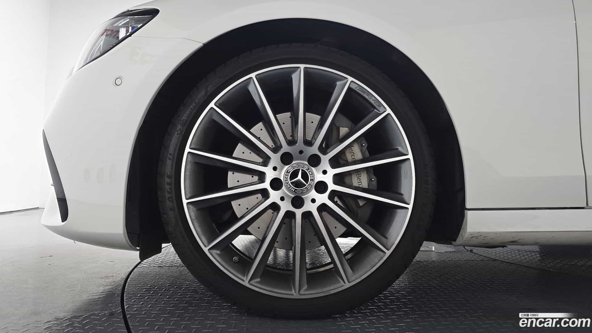E-Class Mercedes-Benz 2022.9-OUTER-005