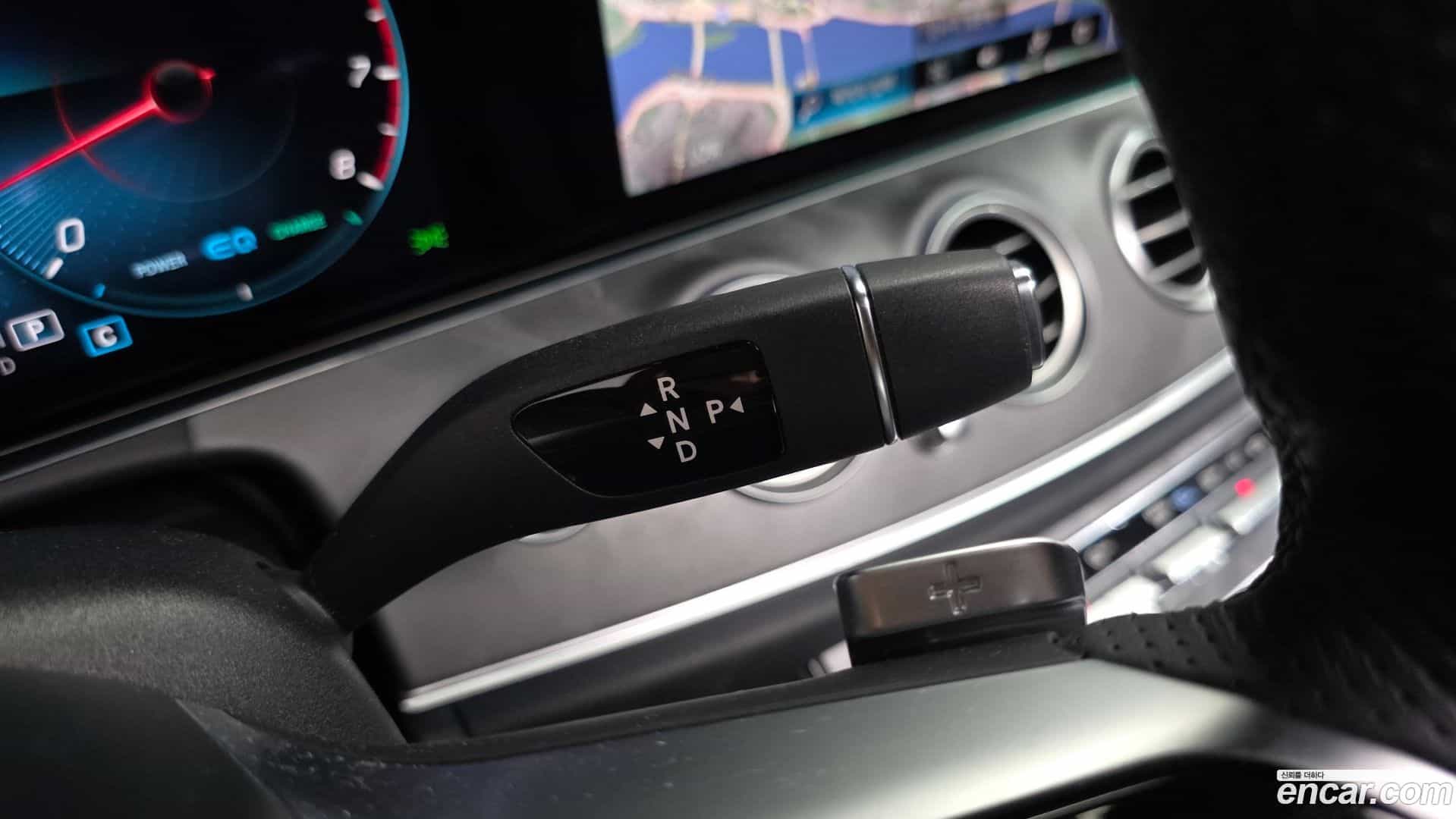 E-Class Mercedes-Benz 2022.9-INNER-009