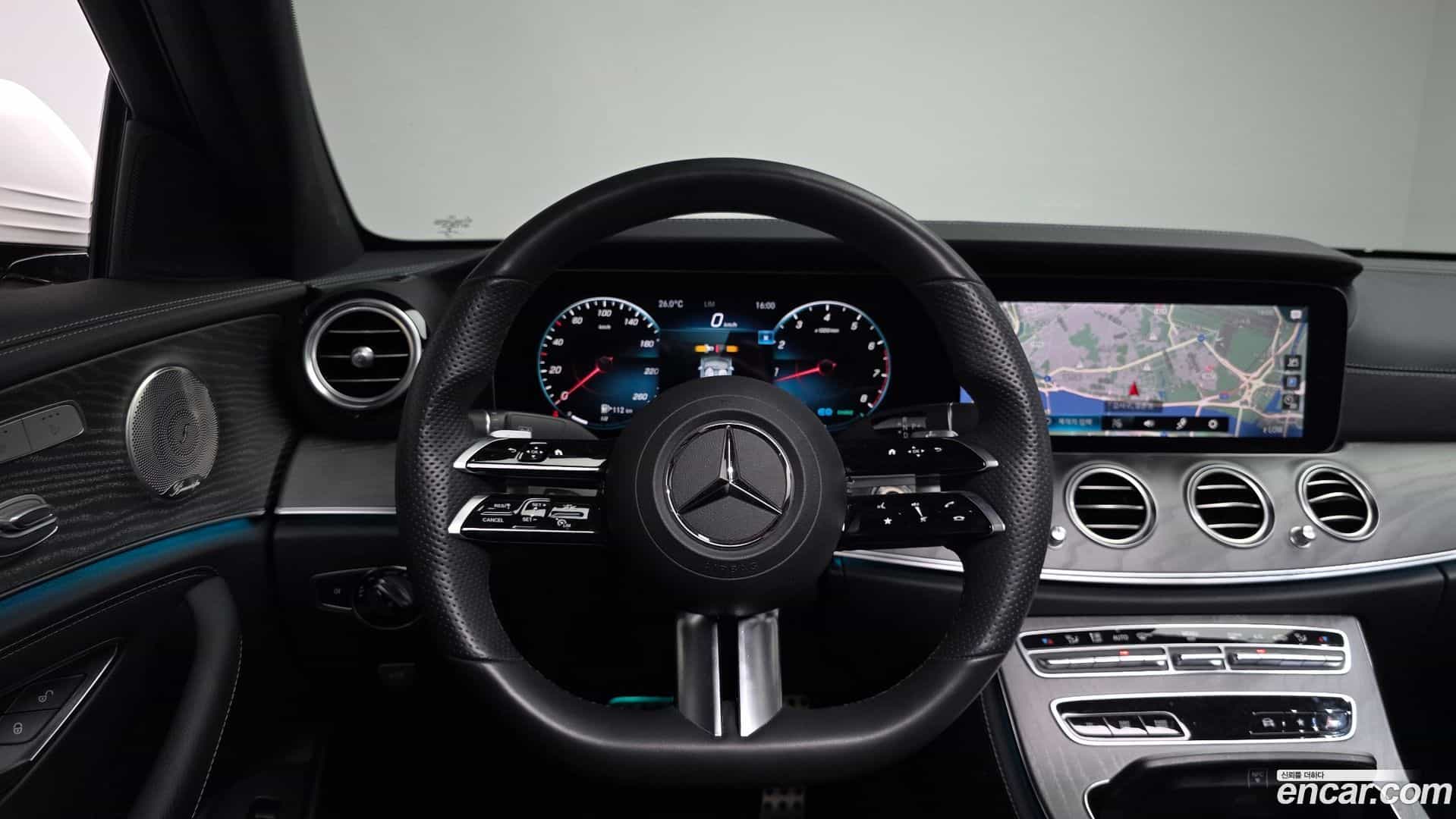 E-Class Mercedes-Benz 2022.9-OPTION-016