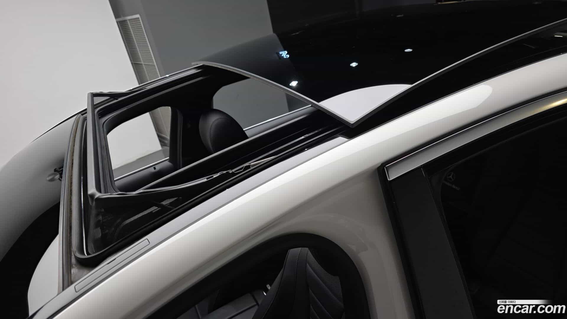 E-Class Mercedes-Benz 2022.9-OPTION-019