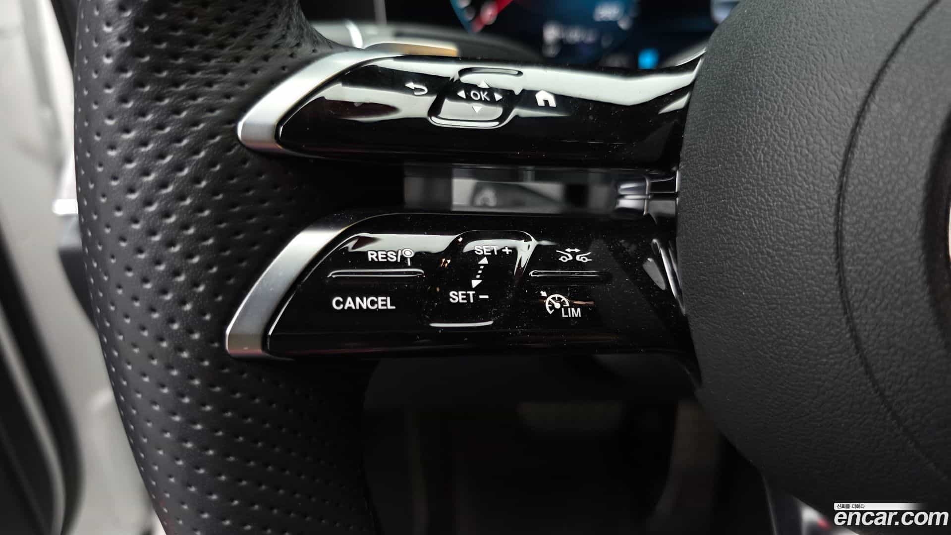 E-Class Mercedes-Benz 2022.9-OPTION-022