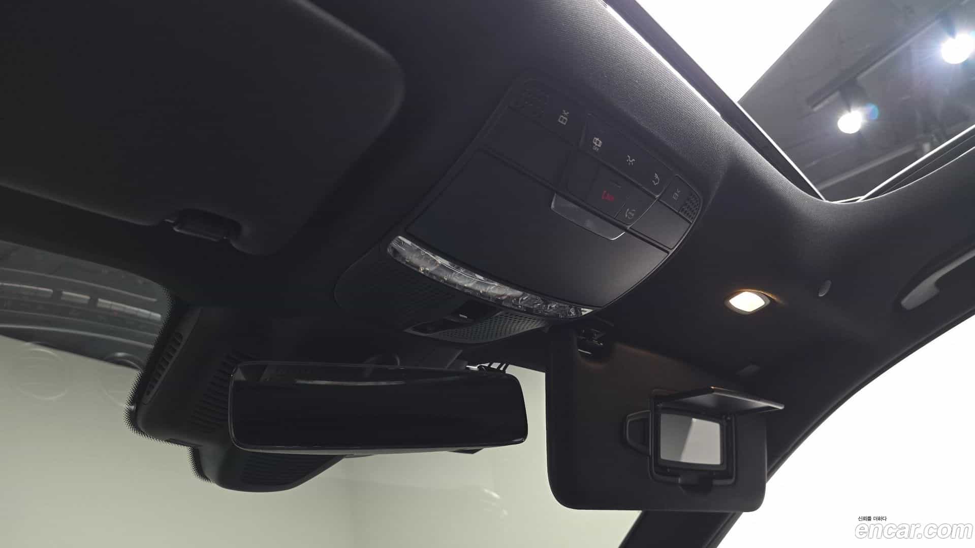 E-Class Mercedes-Benz 2022.9-OPTION-023