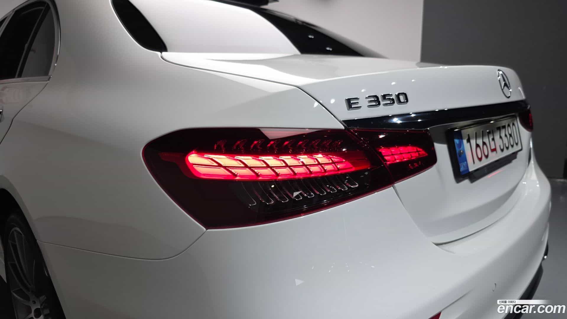 E-Class Mercedes-Benz 2022.9-OUTER-033