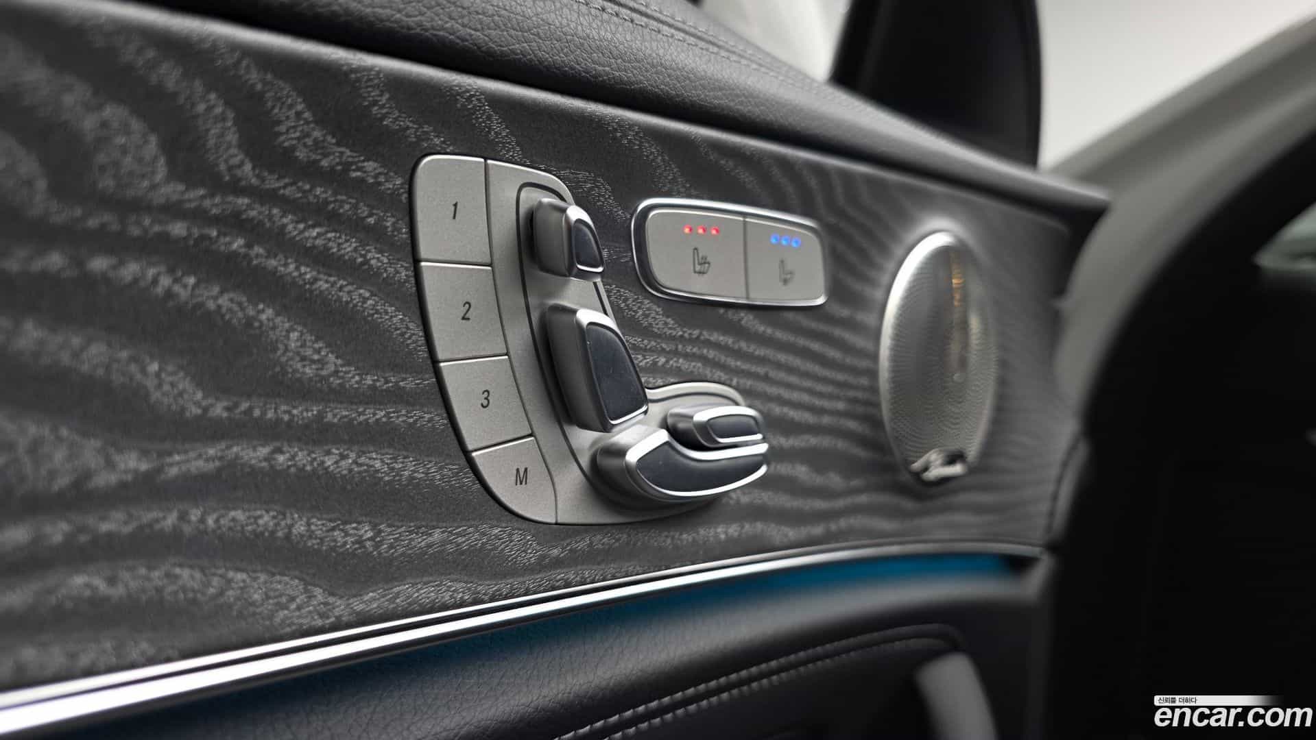 E-Class Mercedes-Benz 2022.9-OPTION-043