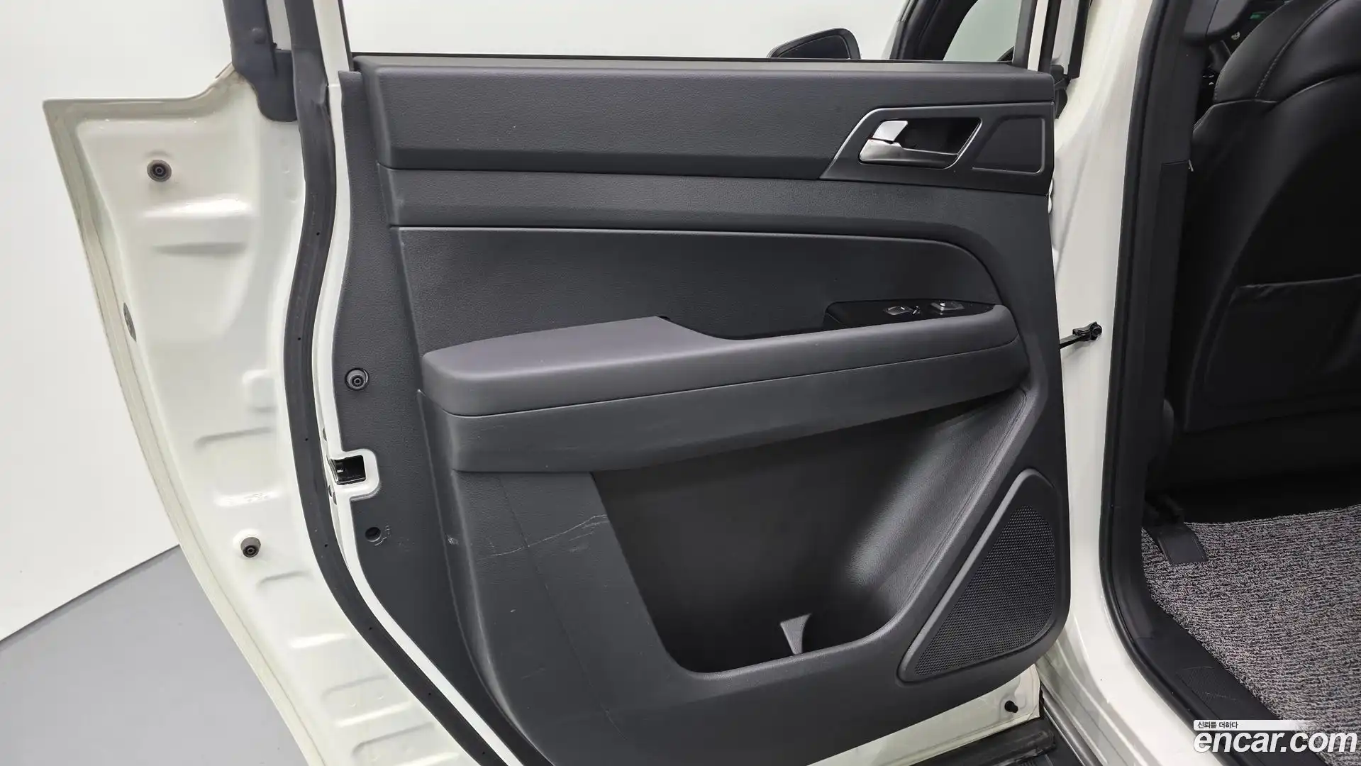 Rexton KG Mobility 2024.5-INNER-035