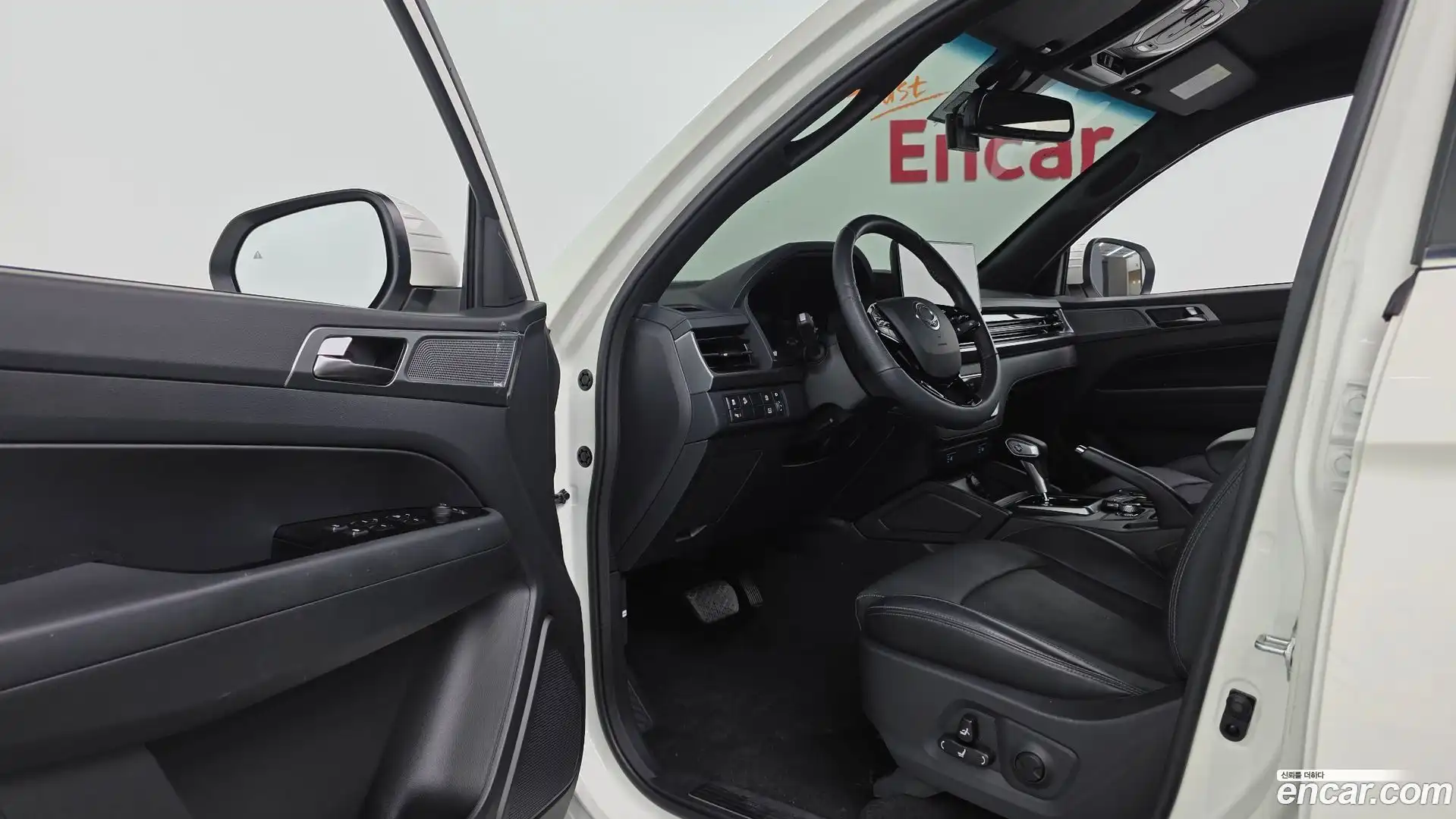 Rexton KG Mobility 2024.5-INNER-036