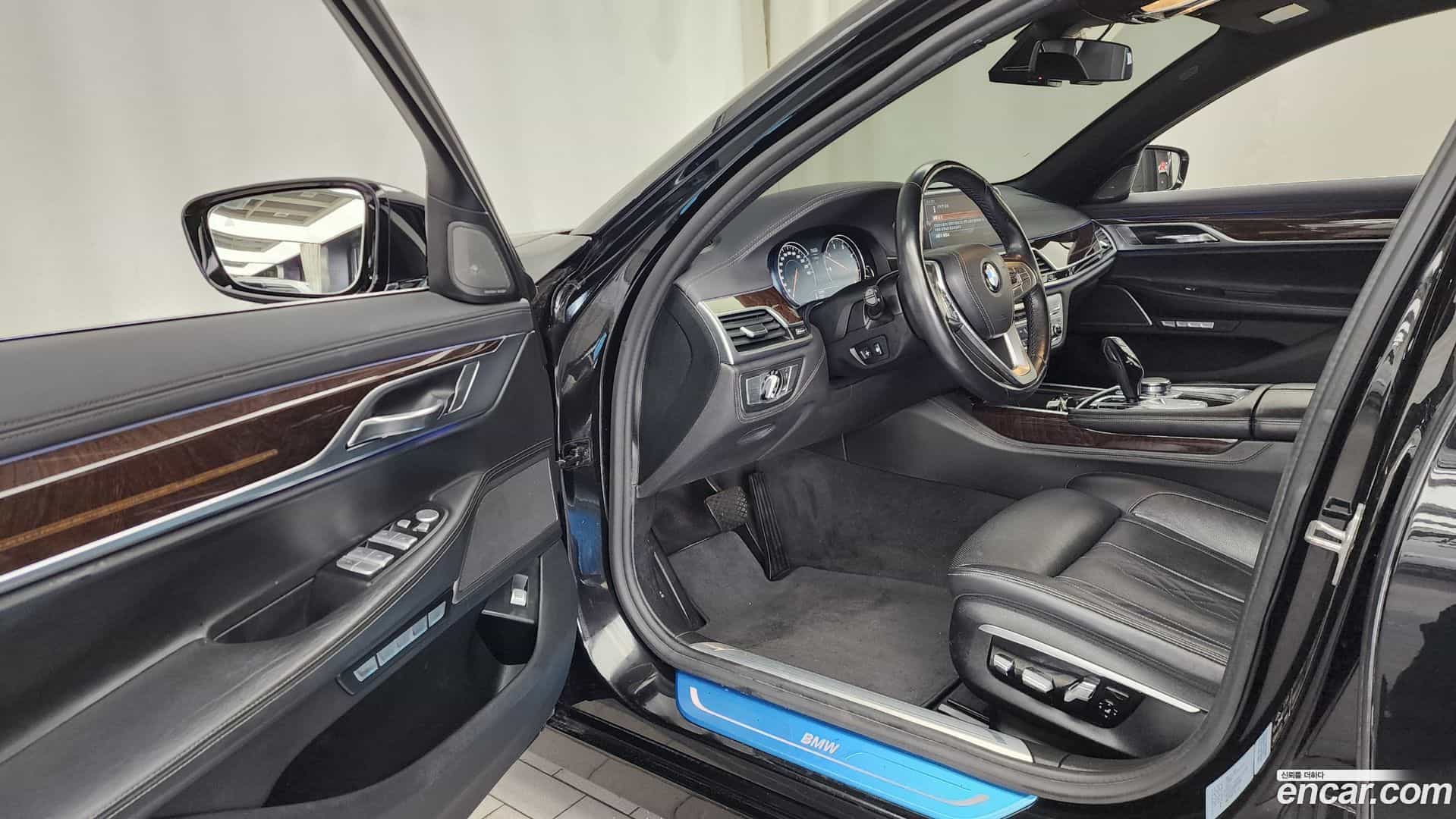 7-Series BMW 2016.8-INNER-010