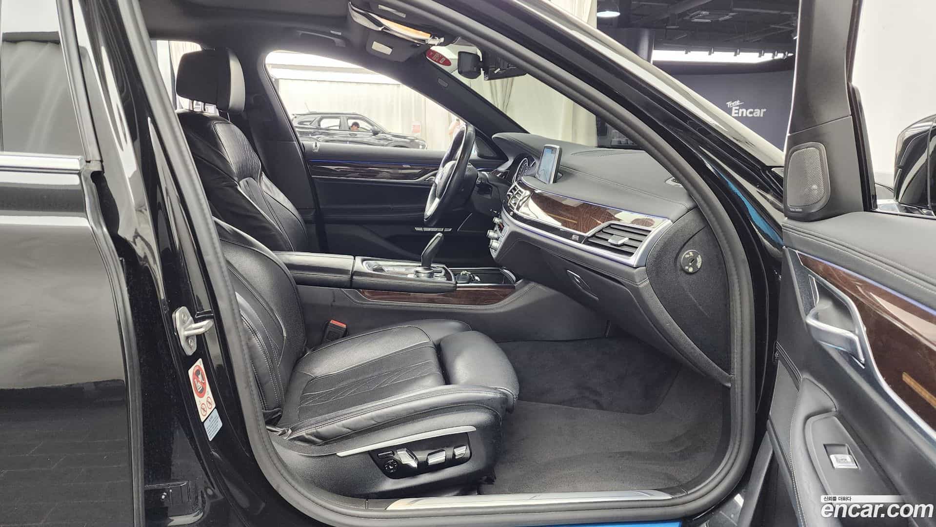 7-Series BMW 2016.8-OPTION-015