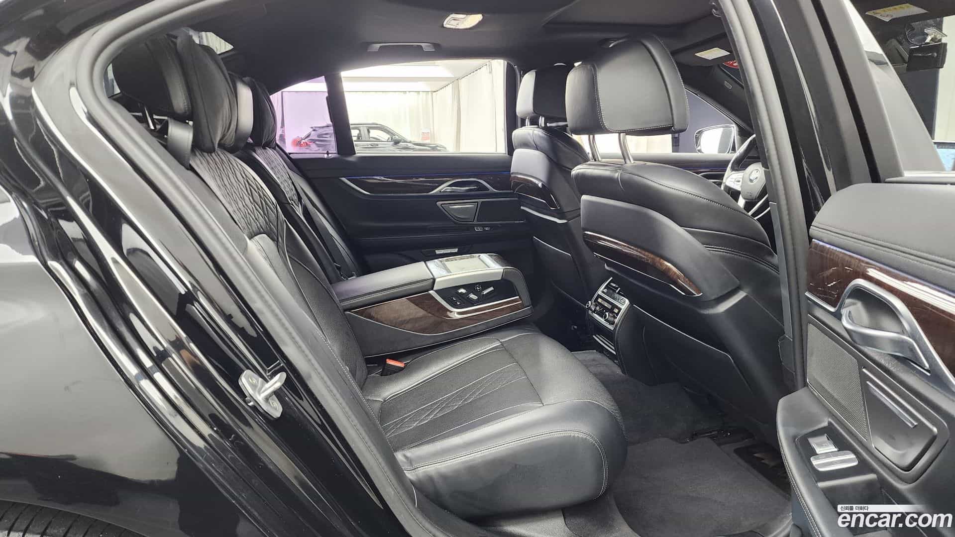 7-Series BMW 2016.8-OPTION-016
