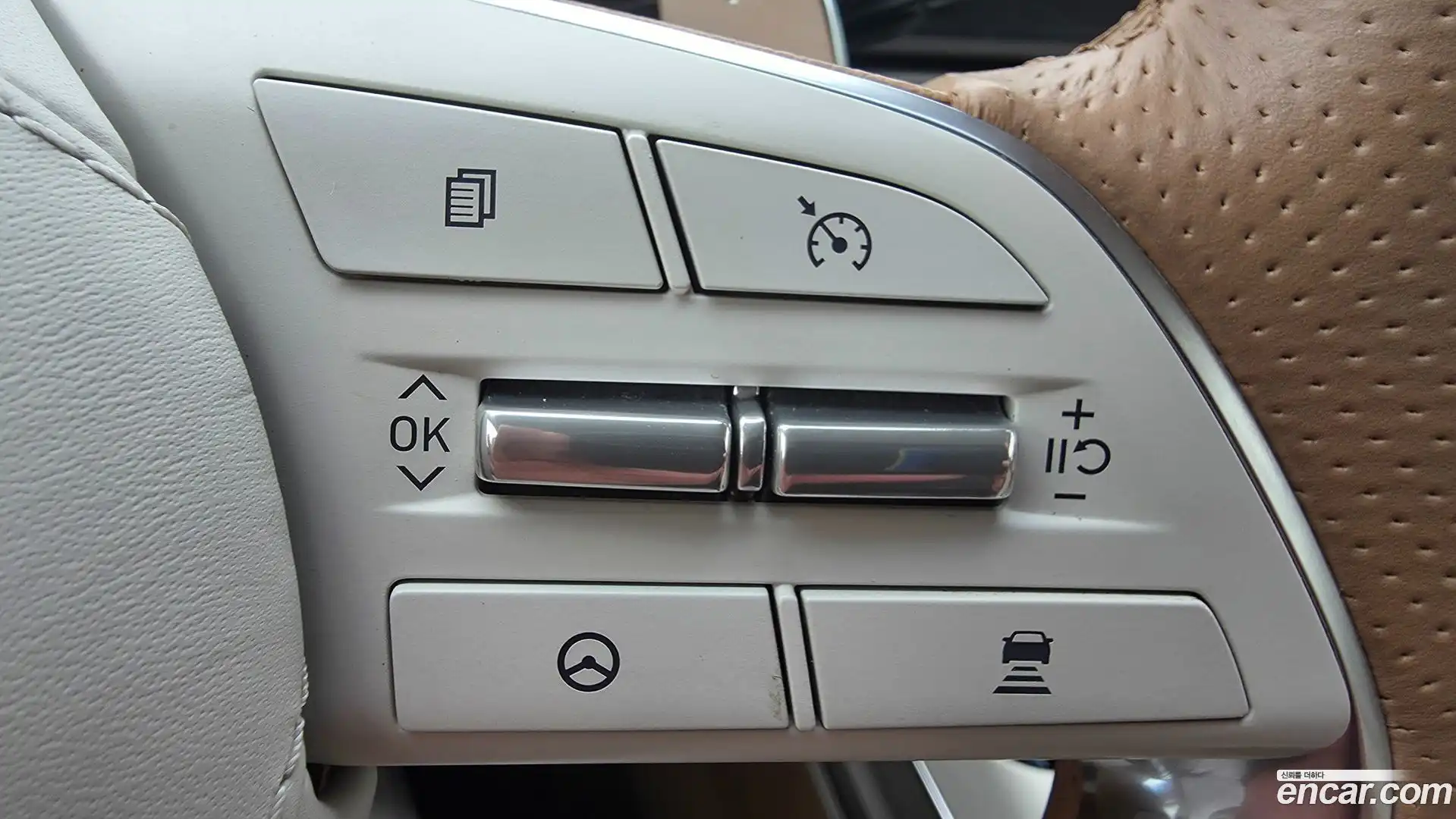 Grandeur Hyundai 2022.5-OPTION-020