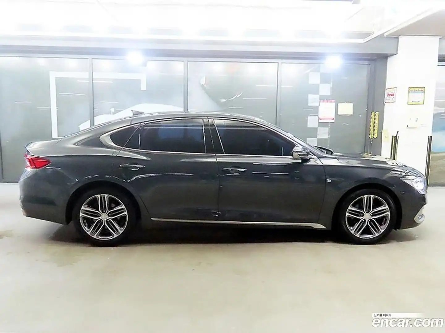 Grandeur Hyundai 2018.3-OUTER-003