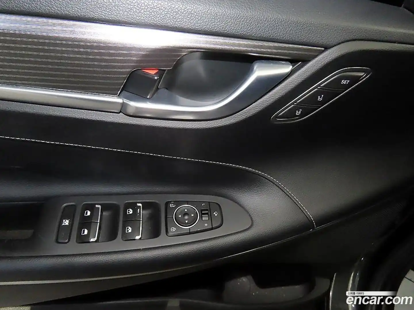 Grandeur Hyundai 2018.3-OPTION-017