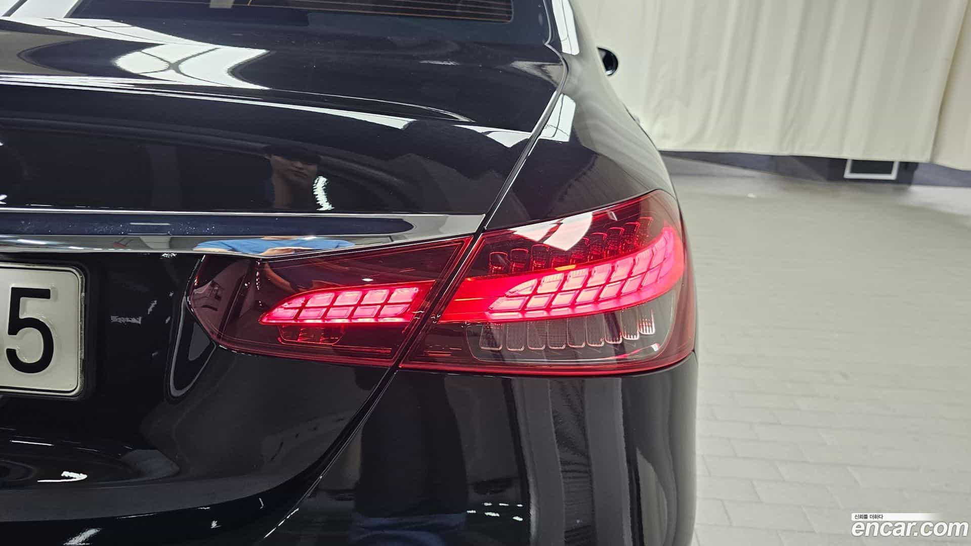 E-Class Mercedes-Benz 2021.5-OUTER-033