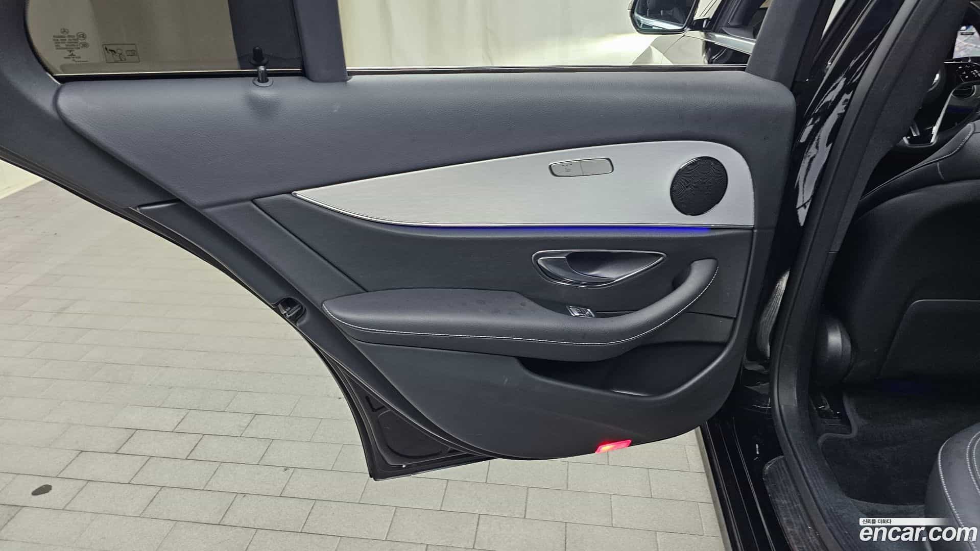 E-Class Mercedes-Benz 2021.5-INNER-035