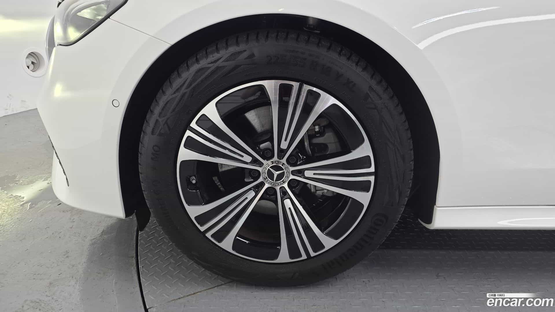 E-Class Mercedes-Benz 2025.3-OUTER-005